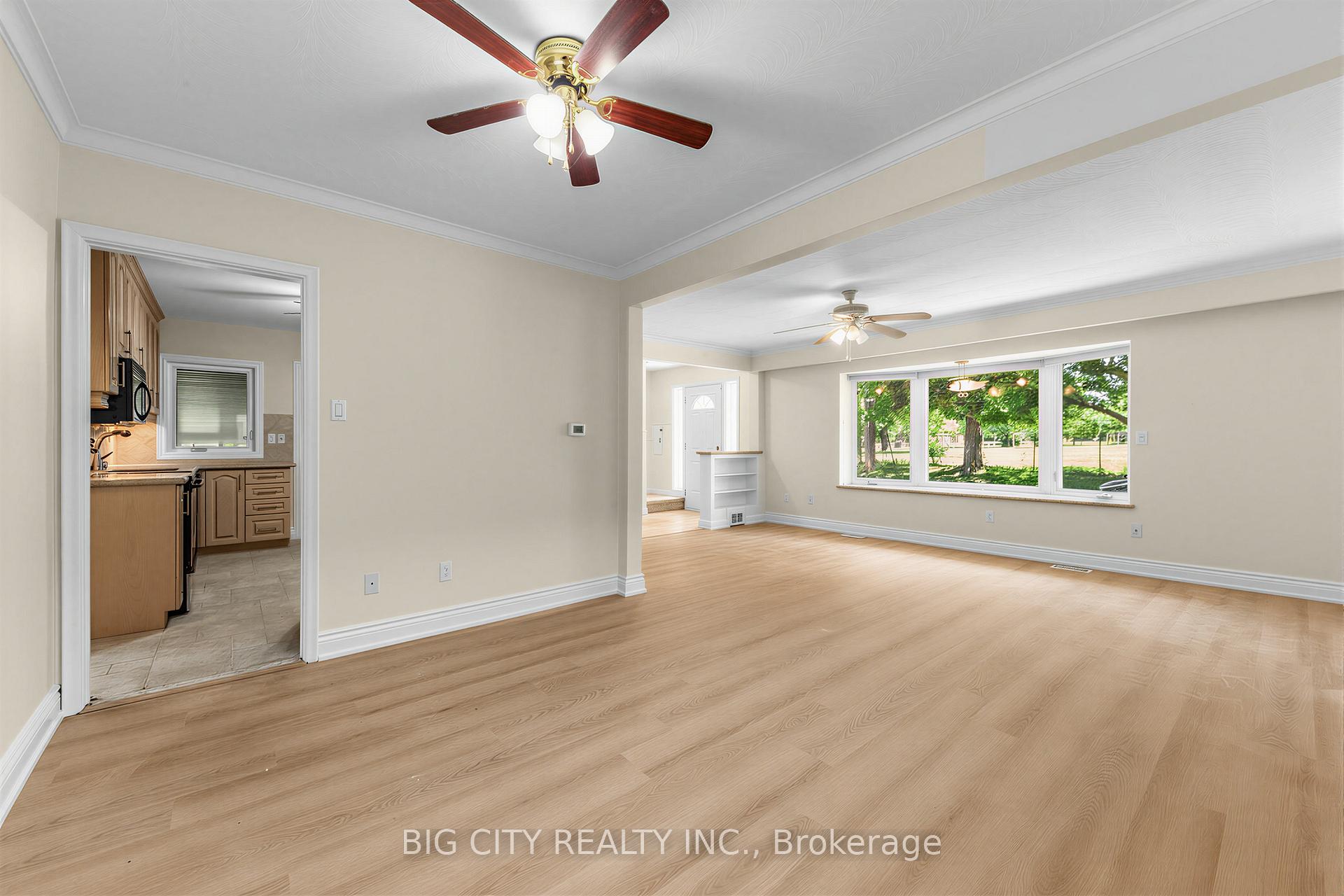 Photo 5 of 30 Lozoway Drive, Unit Main/Upper