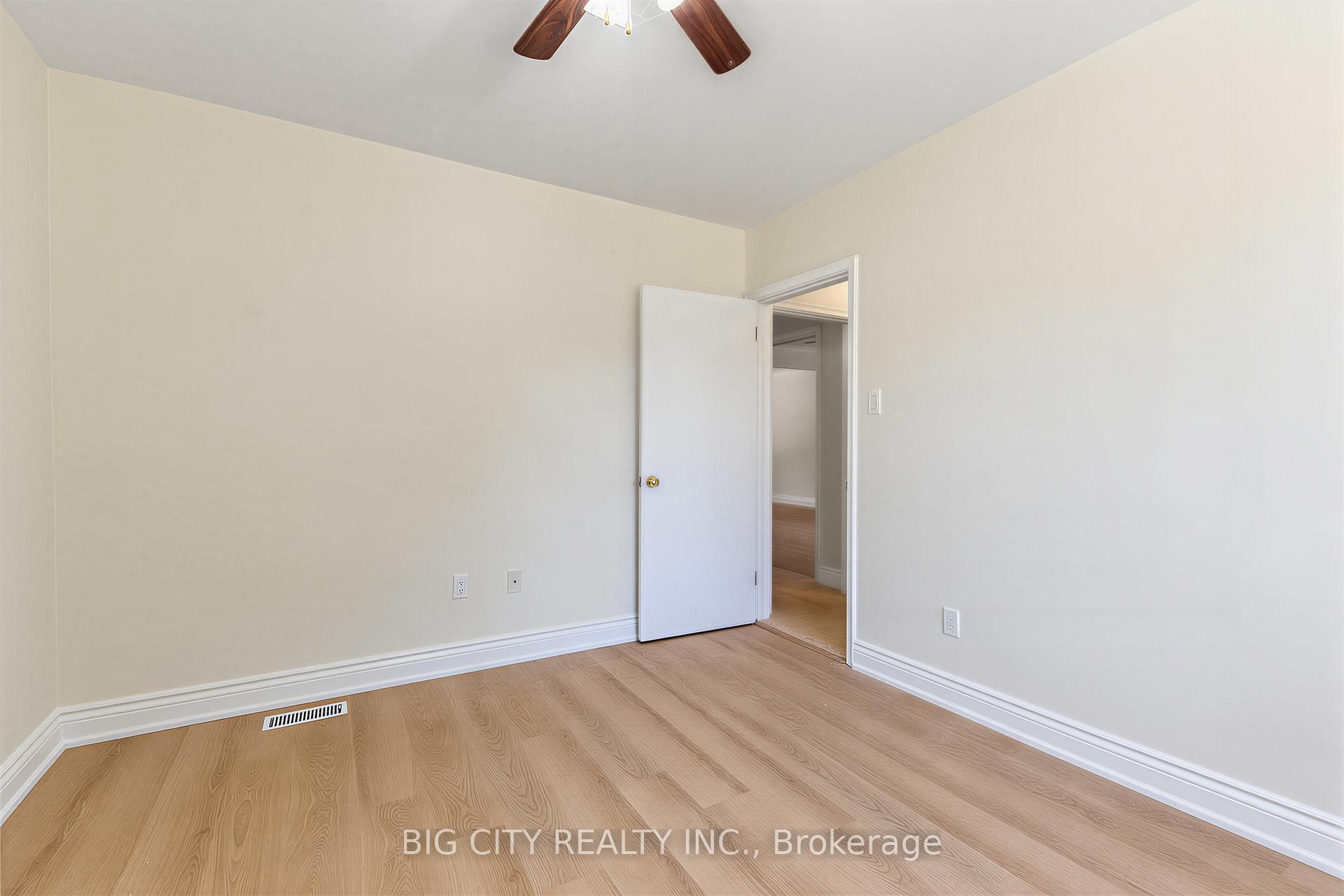 Photo 8 of 30 Lozoway Drive, Unit Main/Upper