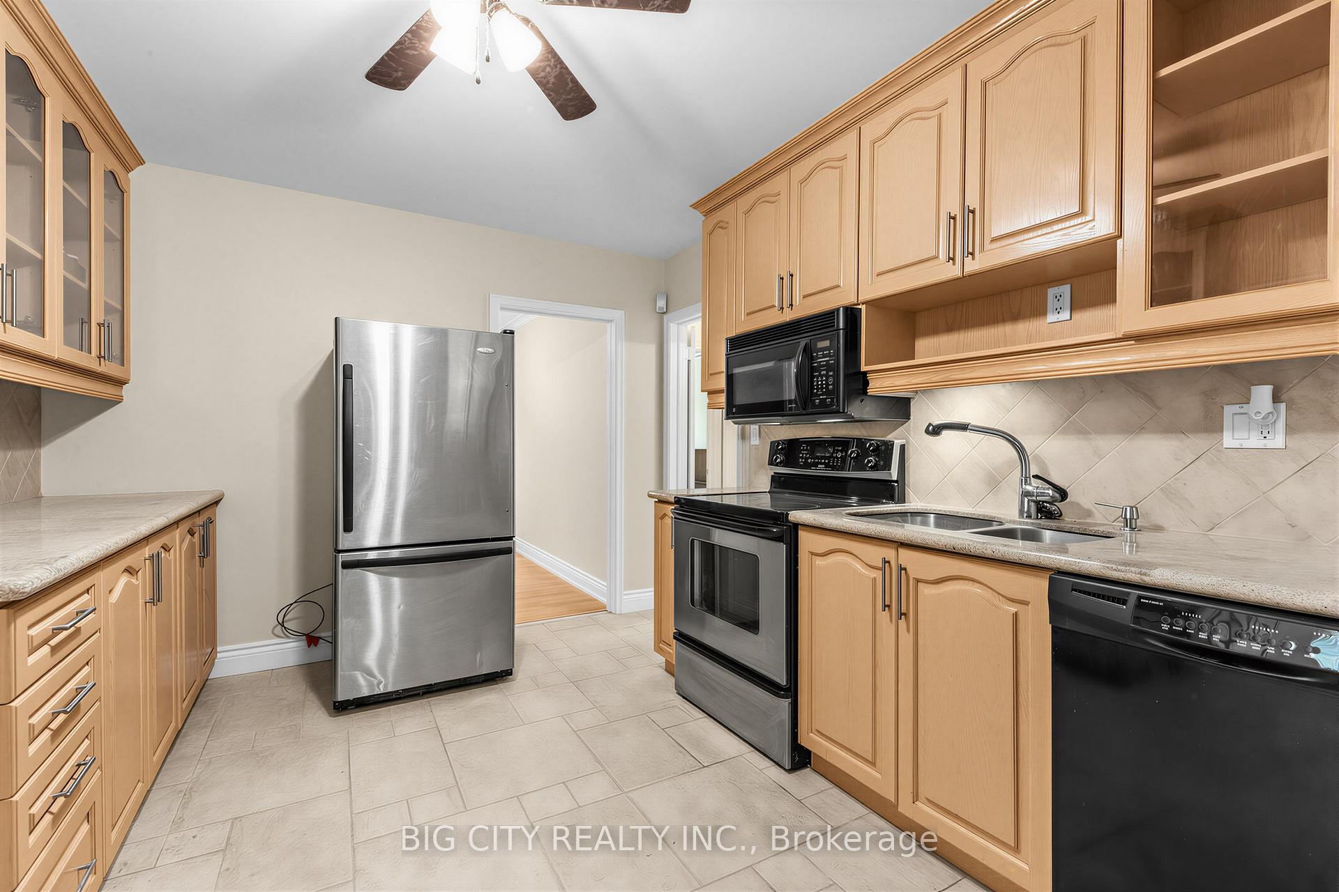 Photo 11 of 30 Lozoway Drive, Unit Main/Upper
