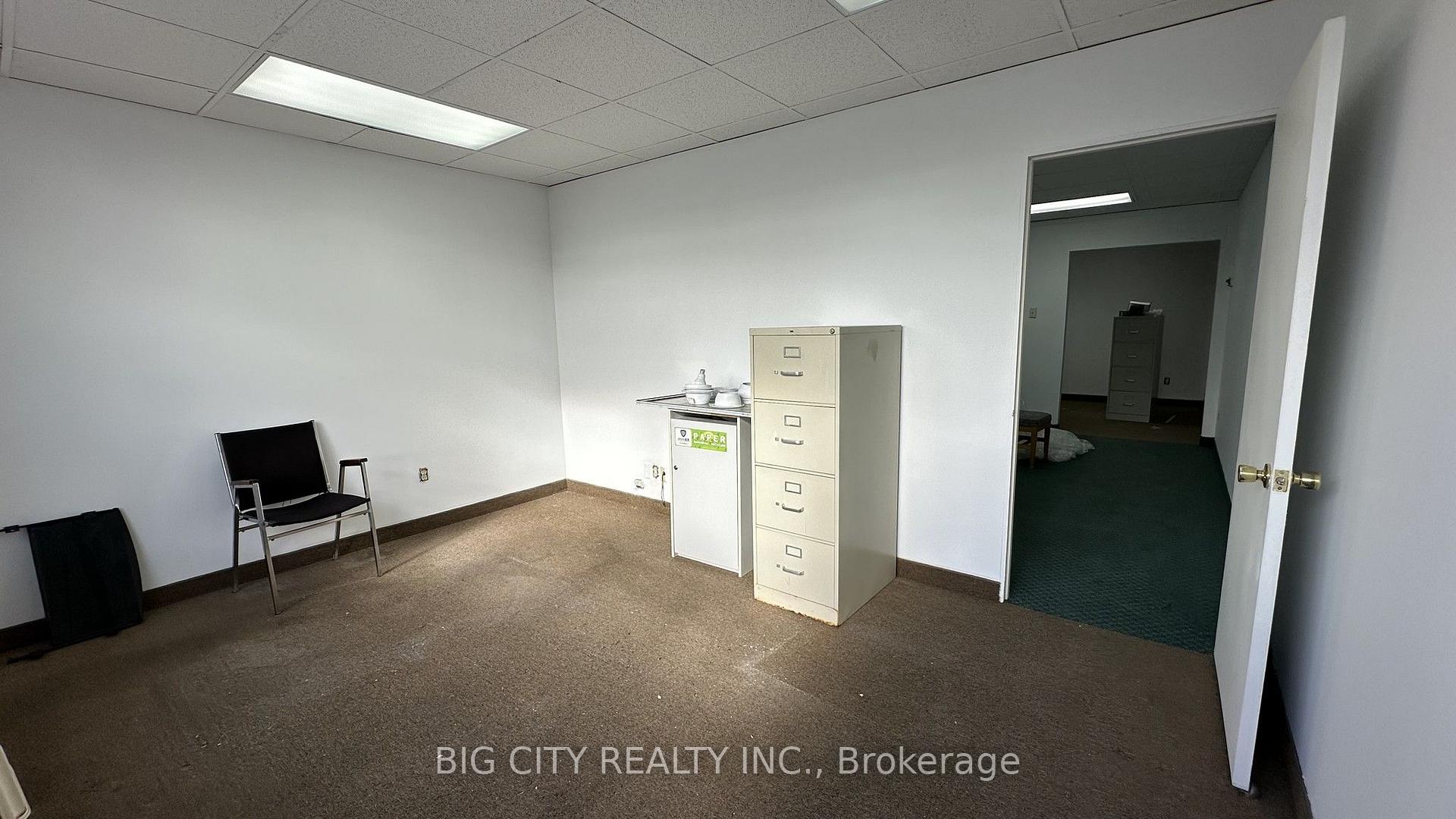 Photo 15 of 2167 Victoria Park Avenue, Unit 2nd Floor