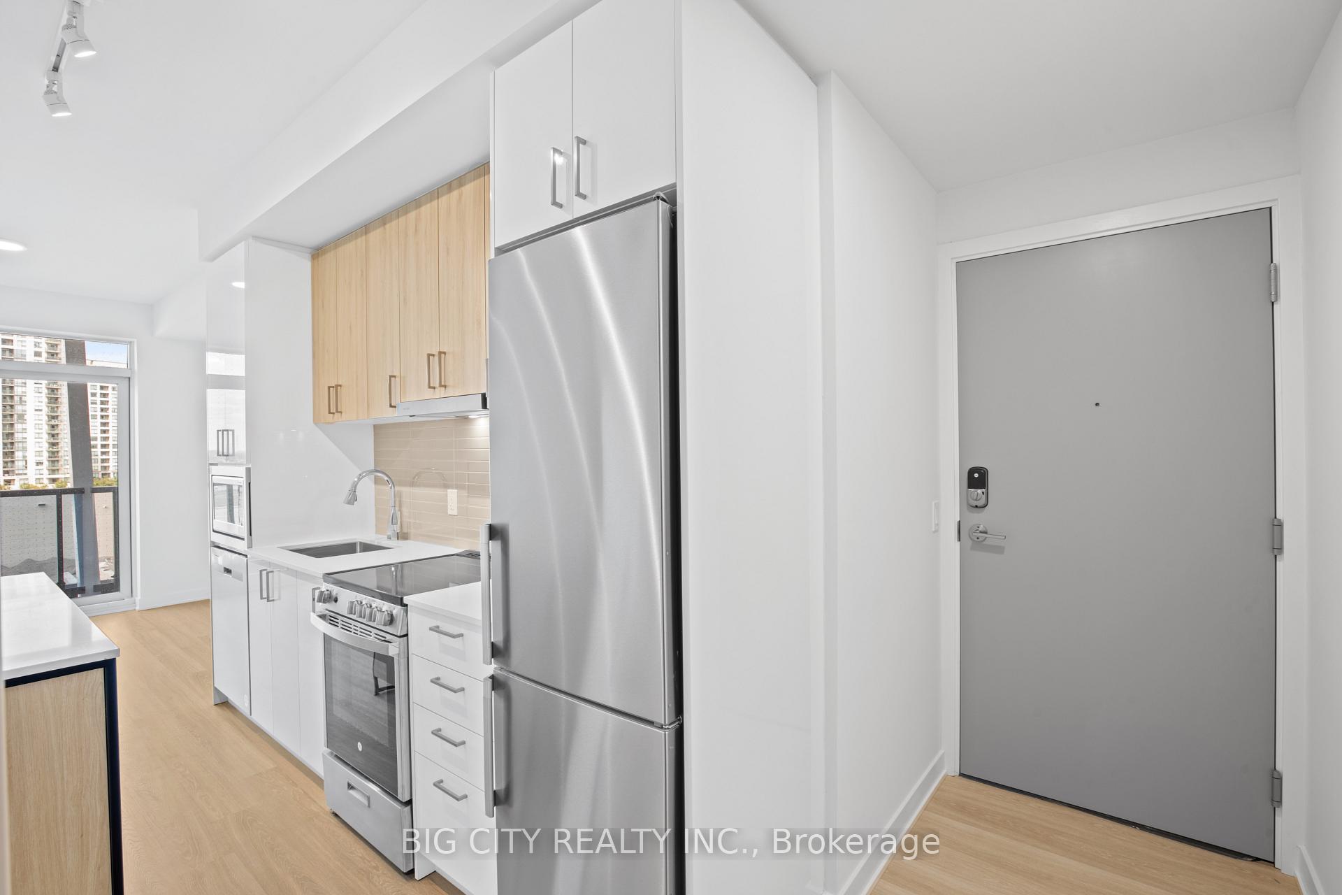 Photo 4 of 30 Upper Mall Way, Unit 317A