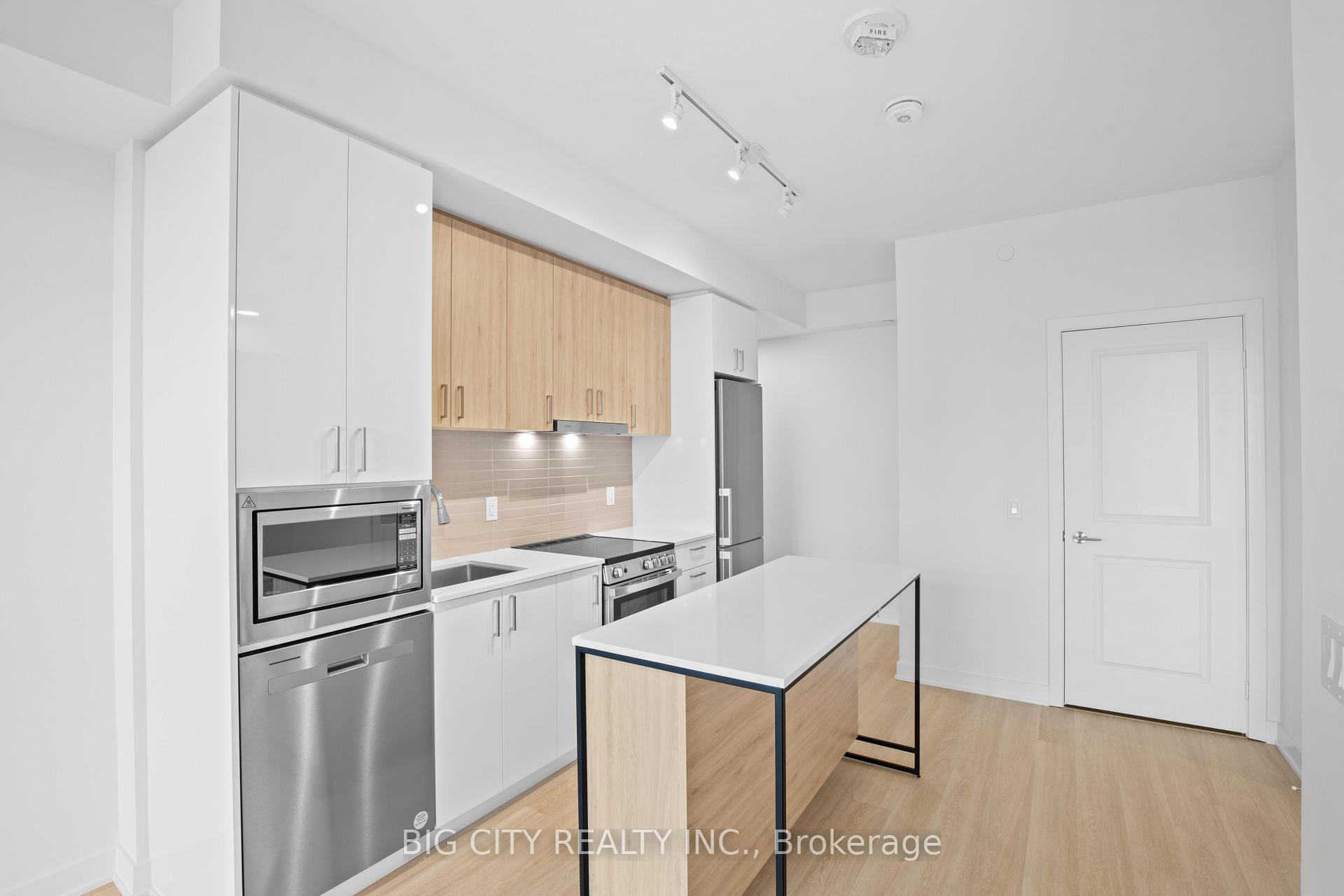 Photo 8 of 30 Upper Mall Way, Unit 317A