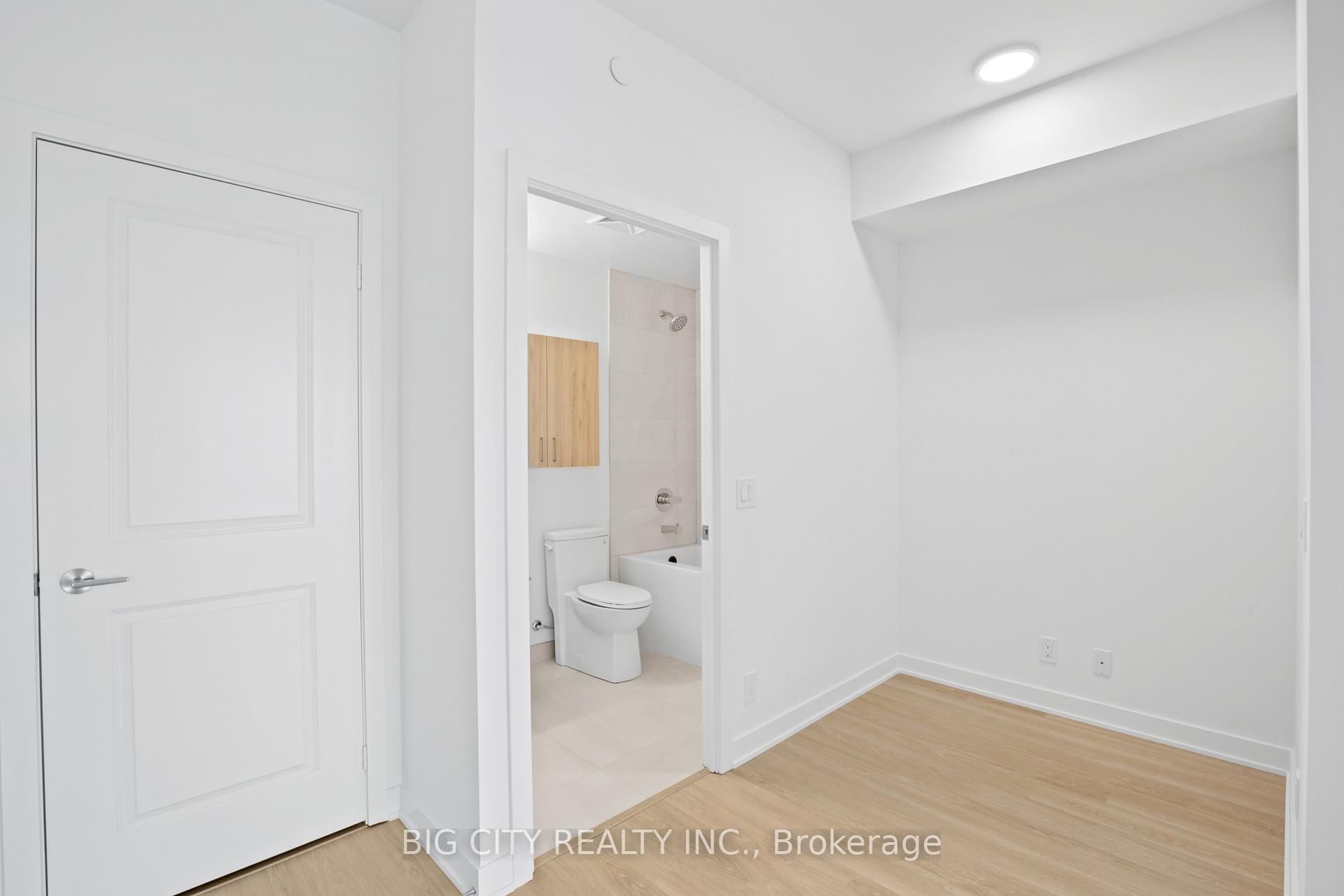 Photo 16 of 30 Upper Mall Way, Unit 317A