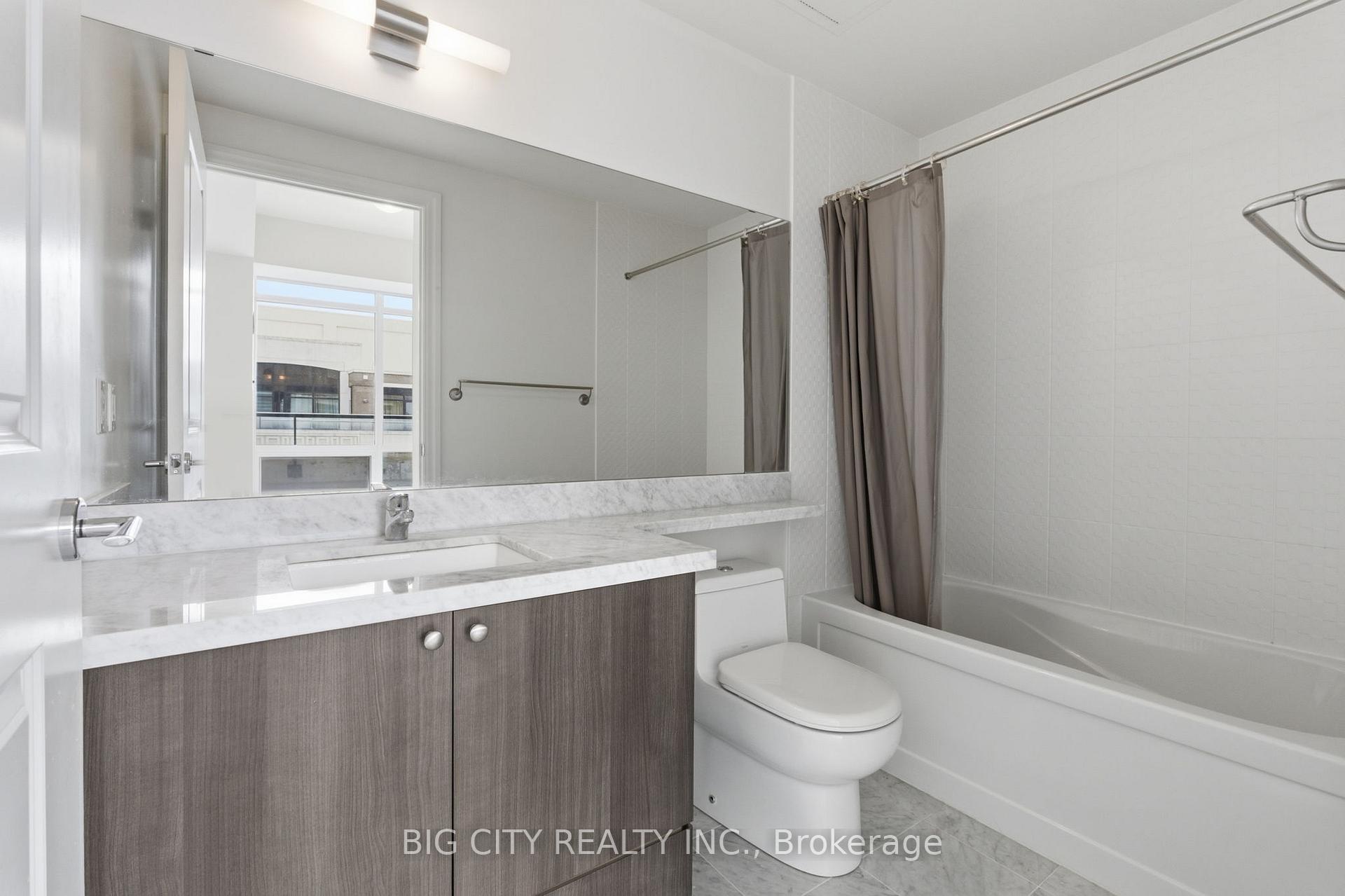 Photo 28 of 131 Upper Duke Cres, Unit 1005