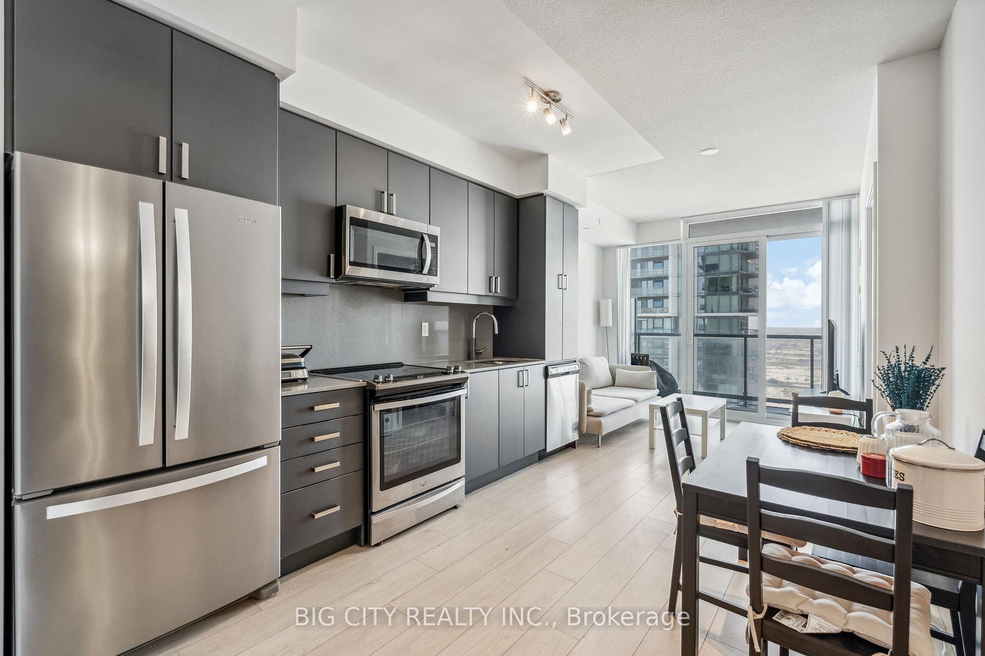 7895 Jane Street, Unit 3211