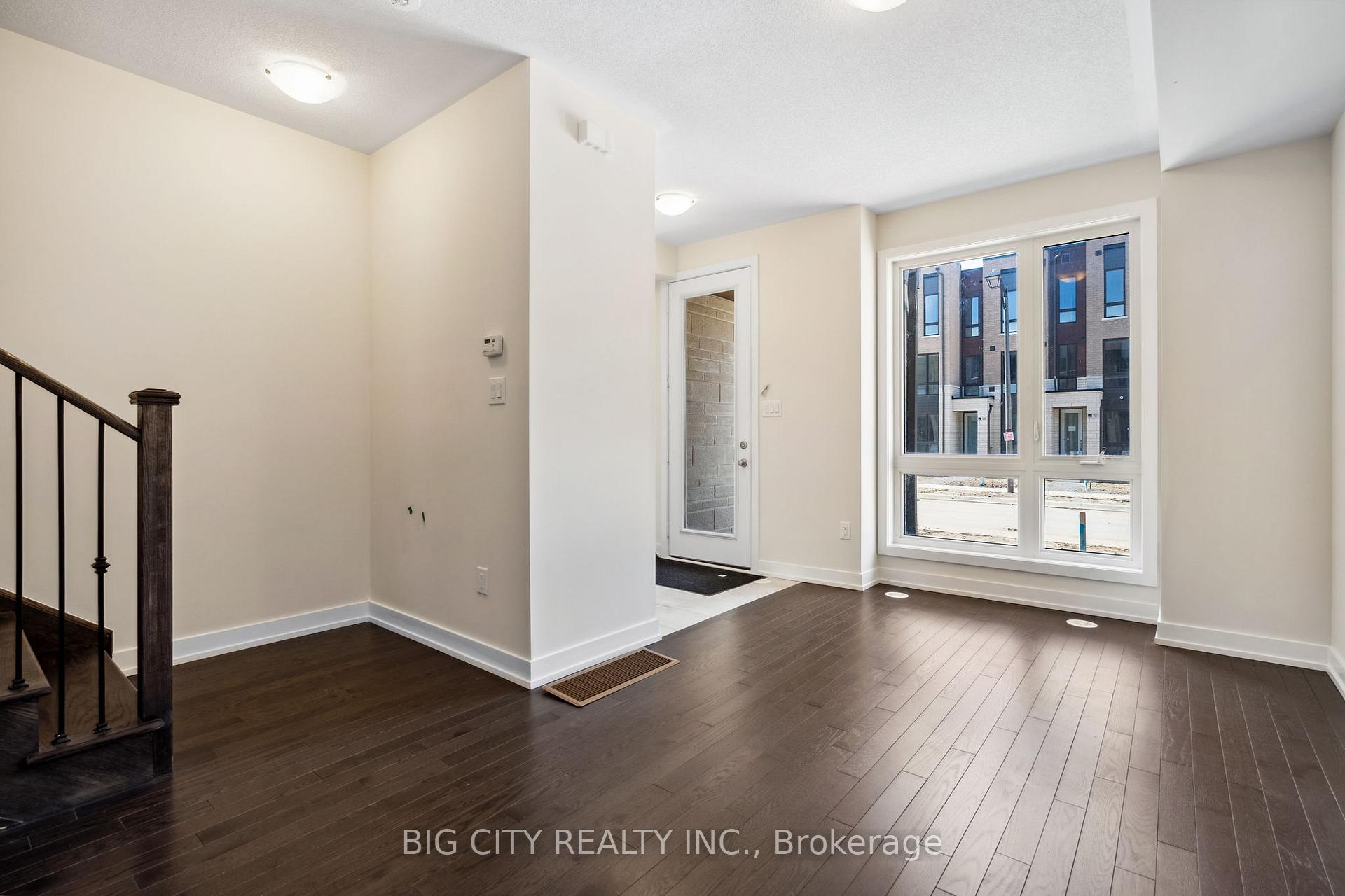 Photo 3 of 101 Stauffer Crescent