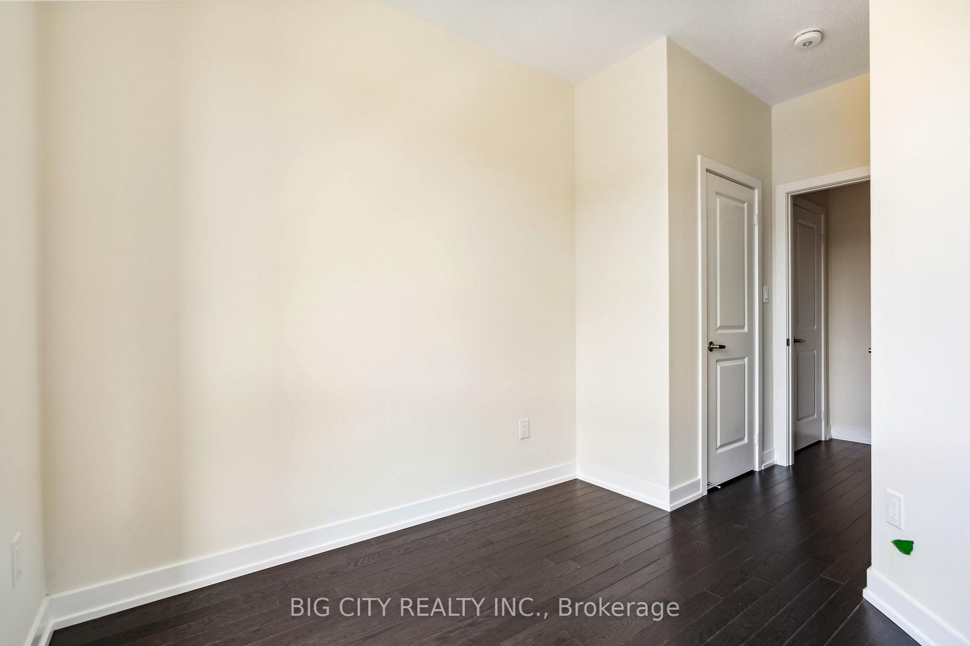 Photo 16 of 101 Stauffer Crescent