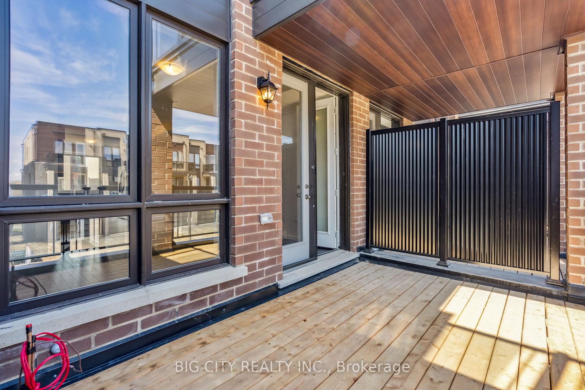 Photo 19 of 101 Stauffer Crescent