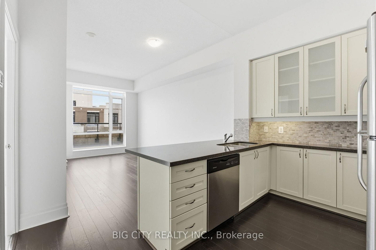 Photo 10 of 131 Upper Duke Crescent, Unit 1005