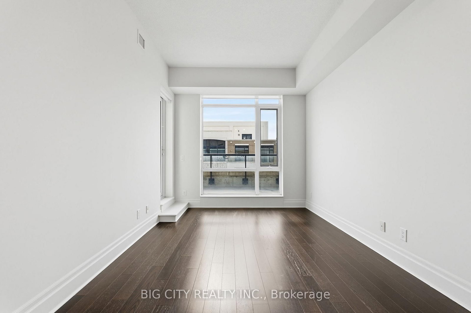 Photo 16 of 131 Upper Duke Crescent, Unit 1005