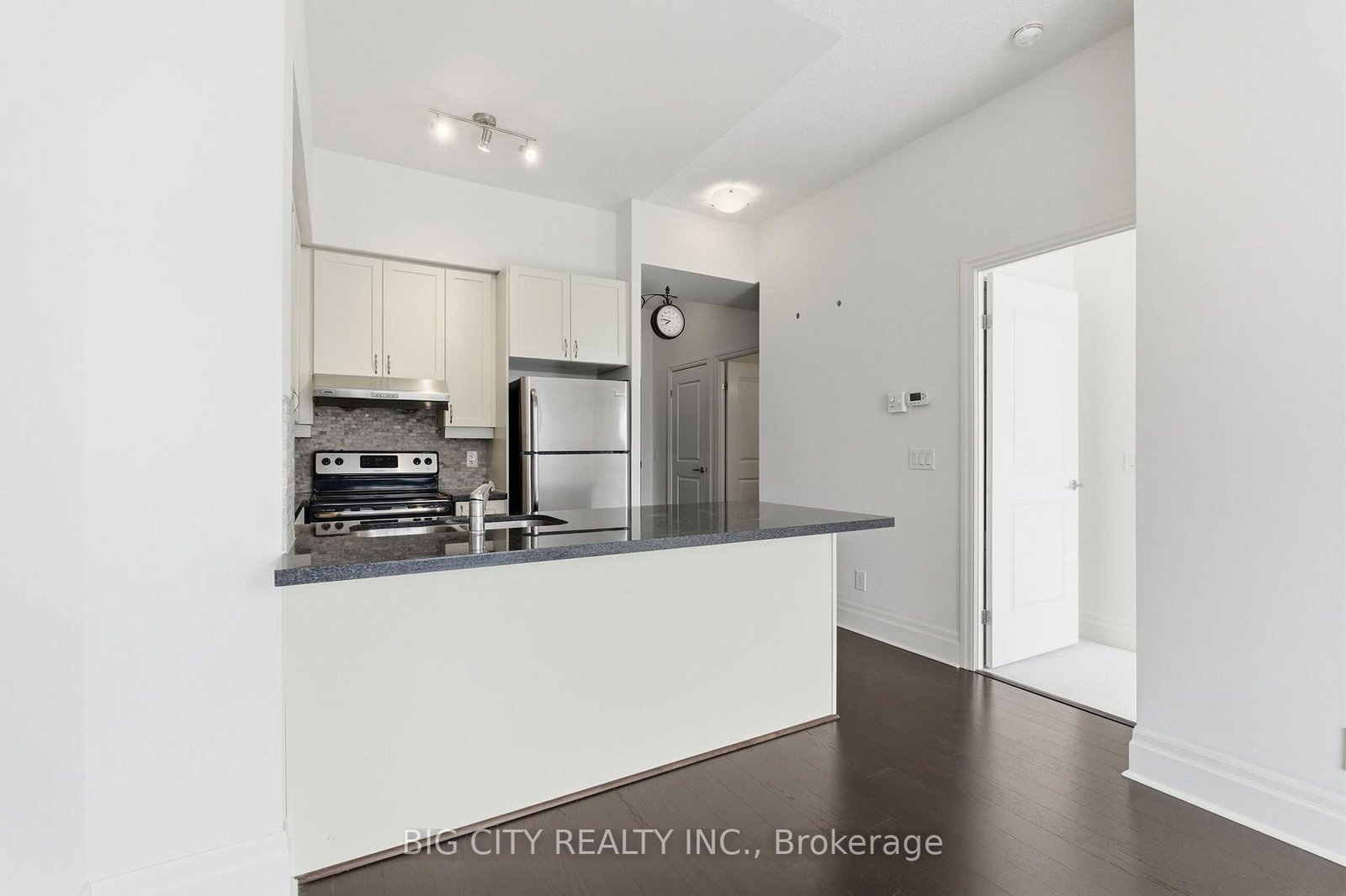Photo 17 of 131 Upper Duke Crescent, Unit 1005