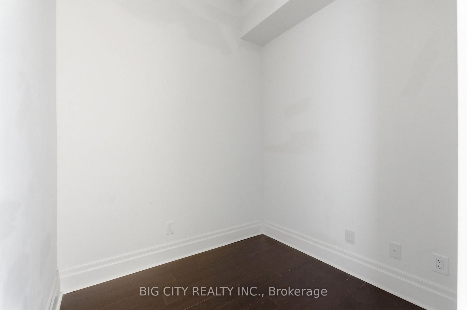 Photo 23 of 131 Upper Duke Crescent, Unit 1005