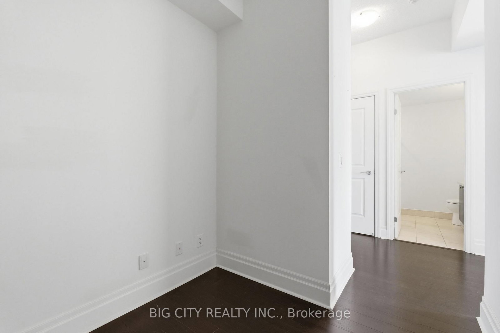 Photo 24 of 131 Upper Duke Crescent, Unit 1005