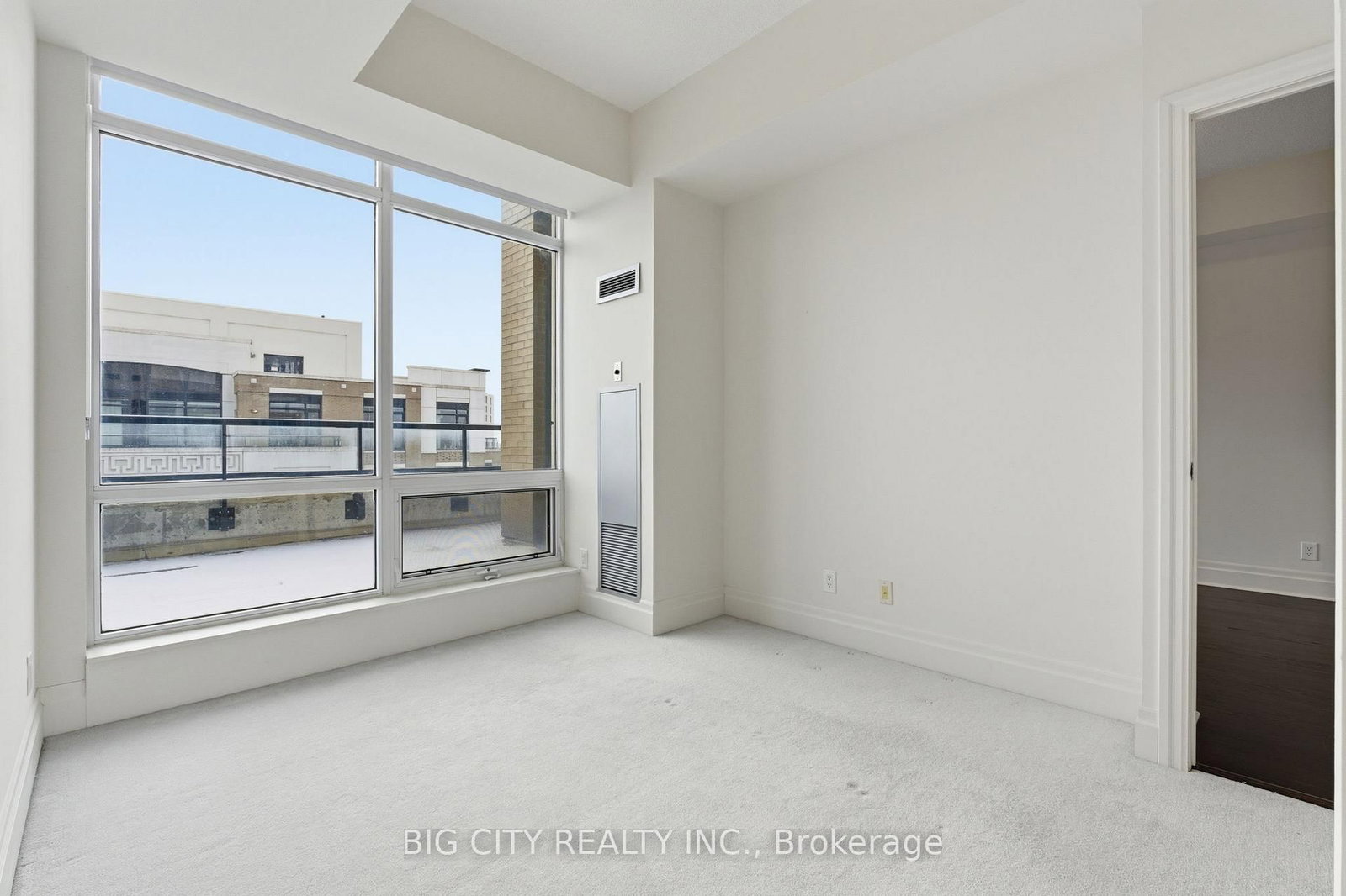 Photo 29 of 131 Upper Duke Crescent, Unit 1005