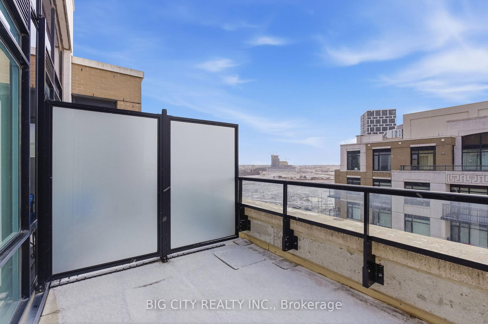 Photo 33 of 131 Upper Duke Crescent, Unit 1005