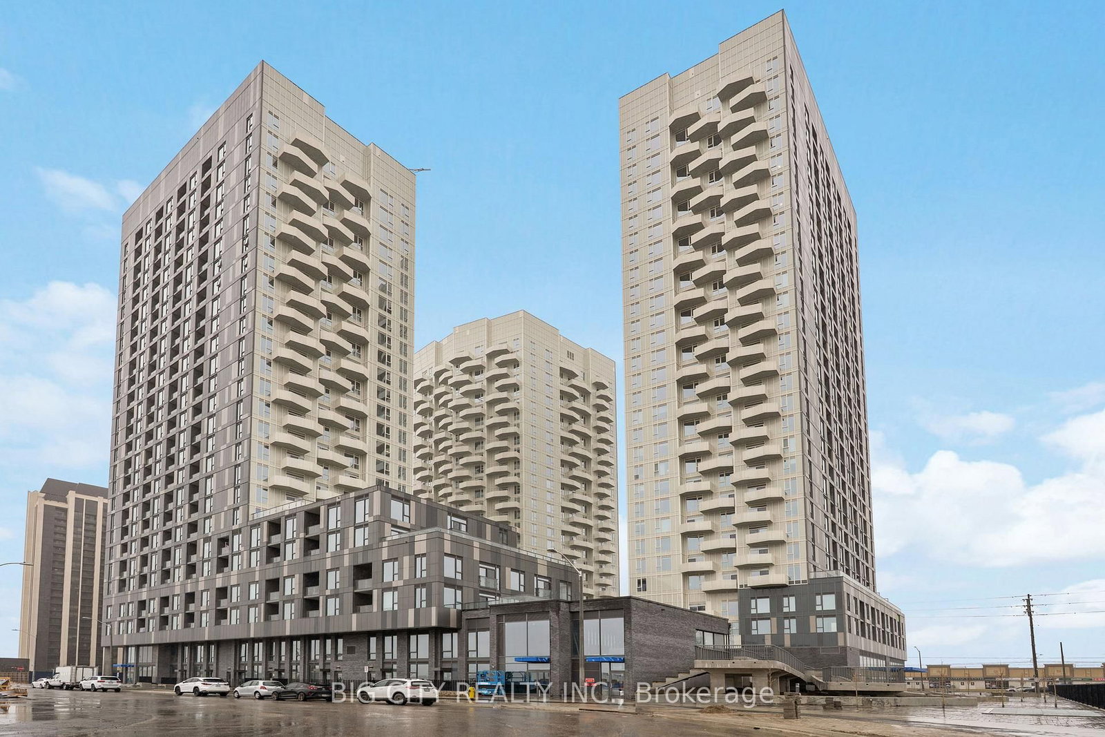 498 Caldari Road, Unit 2328