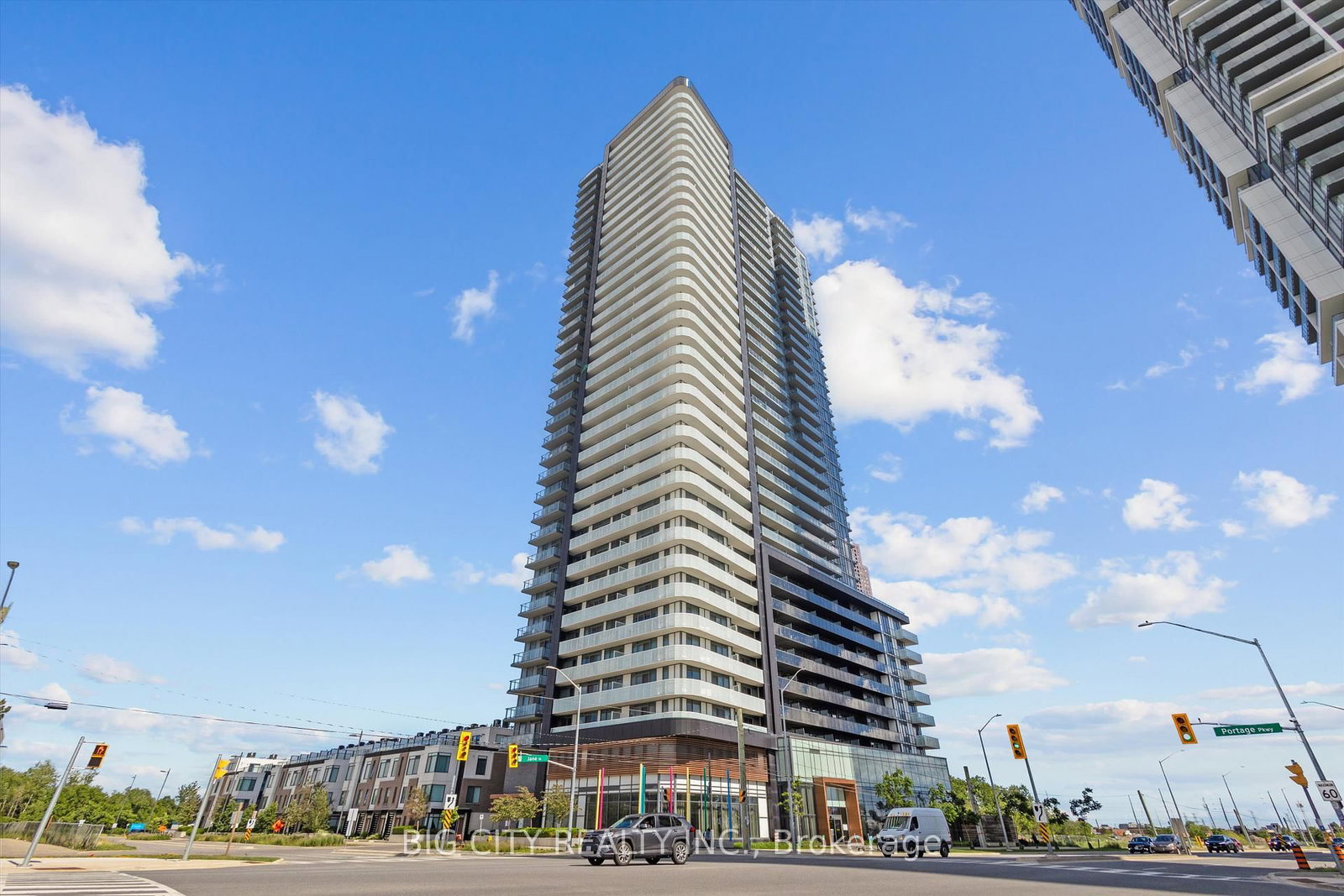 7895 Jane Street, Unit 3211