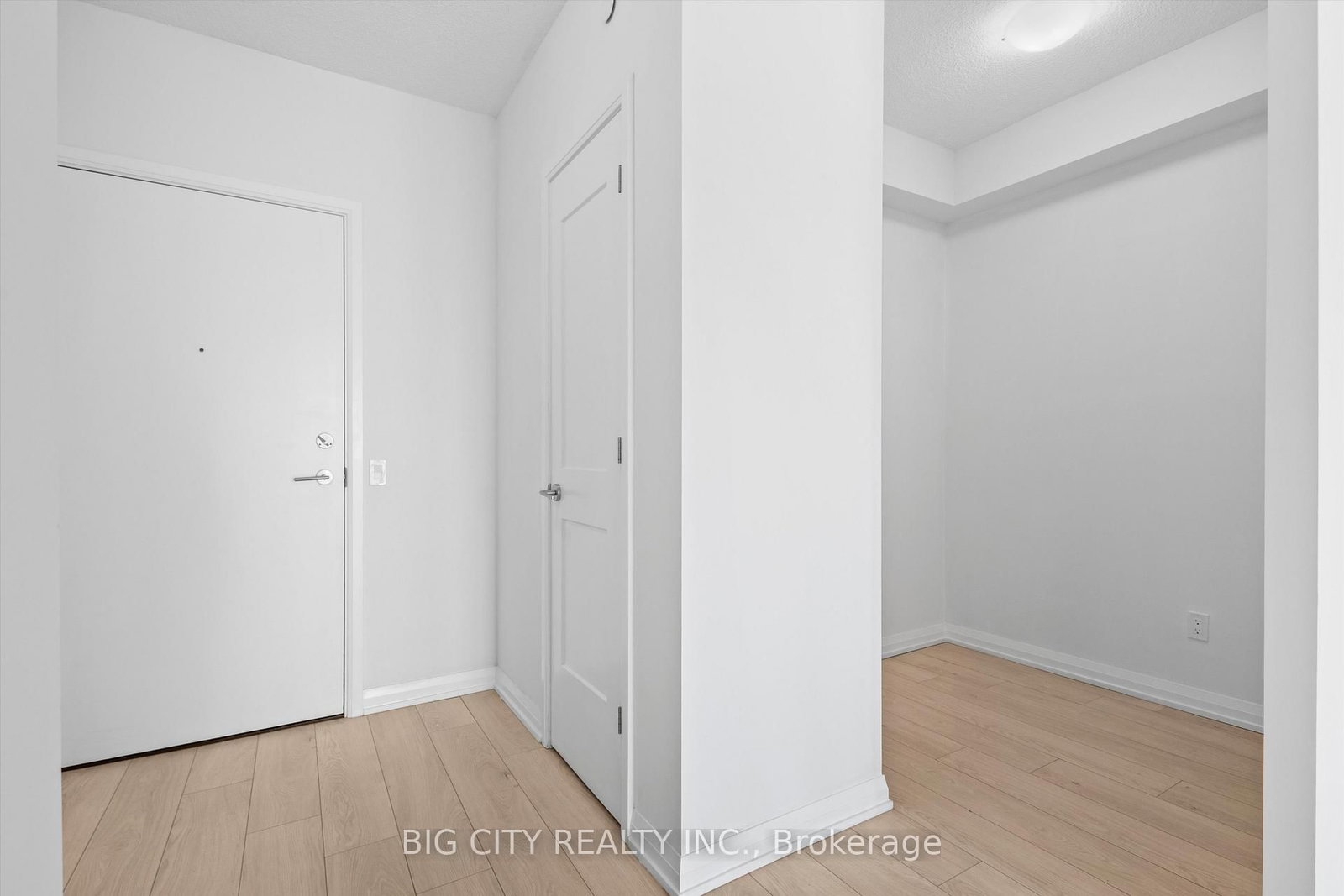 Photo 4 of 7895 Jane Street, Unit 3211