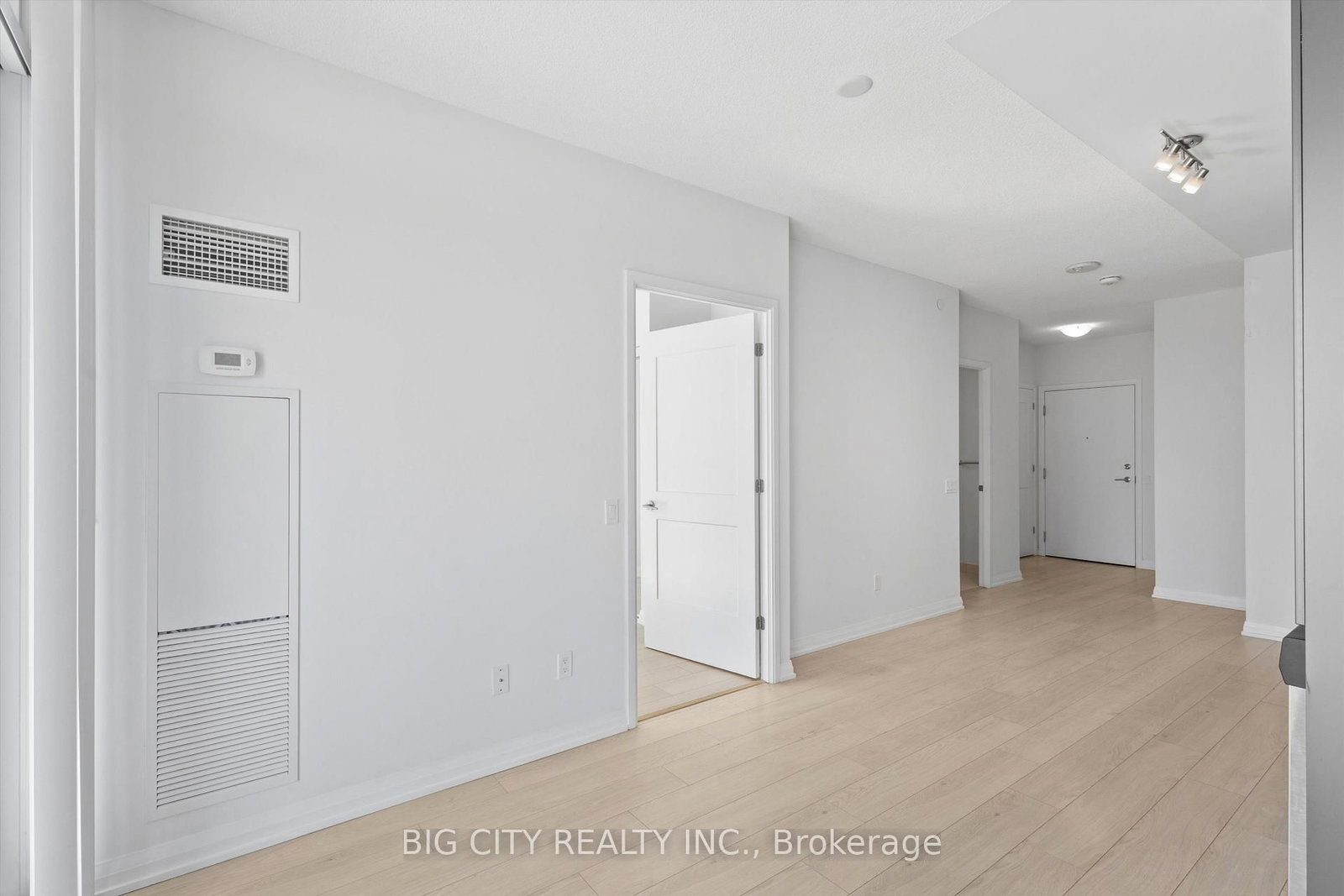 Photo 8 of 7895 Jane Street, Unit 3211