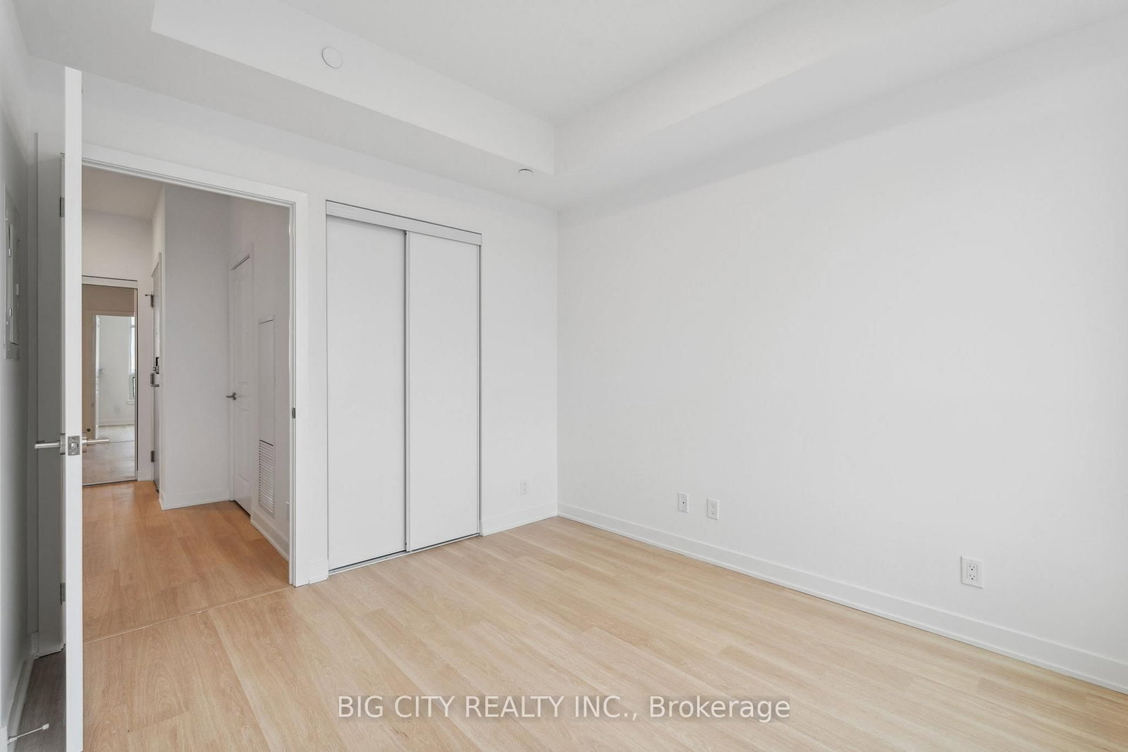 Photo 12 of 50 Upper Mall Way, Unit 1206