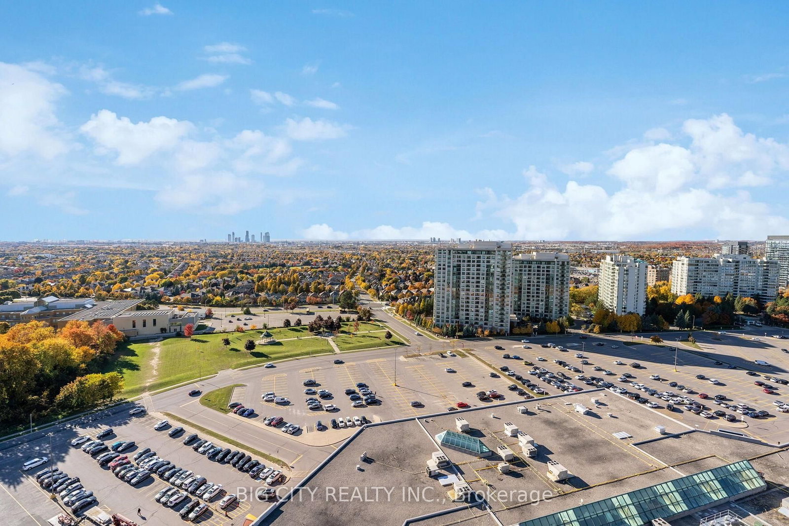 Photo 16 of 50 Upper Mall Way, Unit 1206