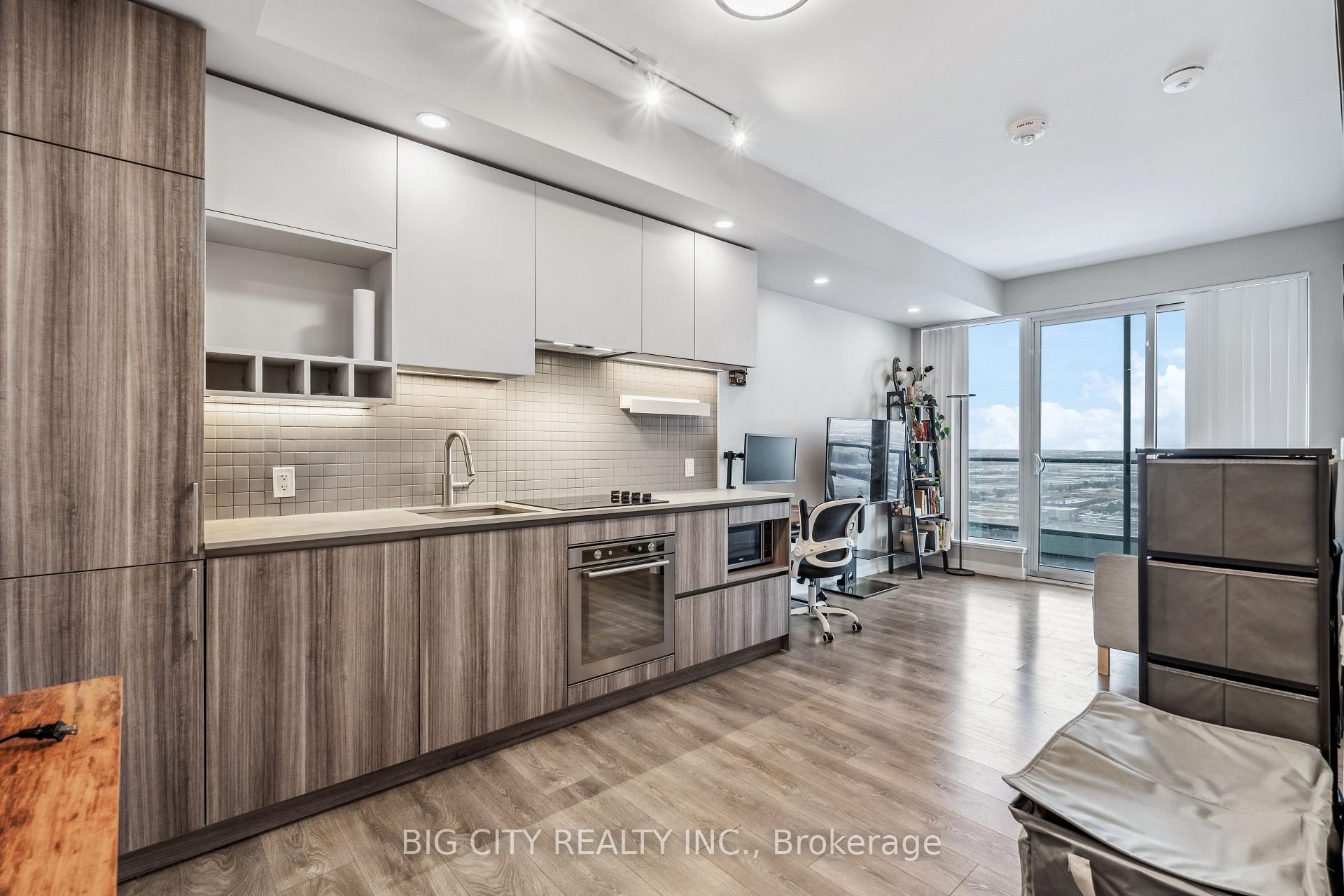 Photo 6 of 898 Portage Parkway, Unit 2211