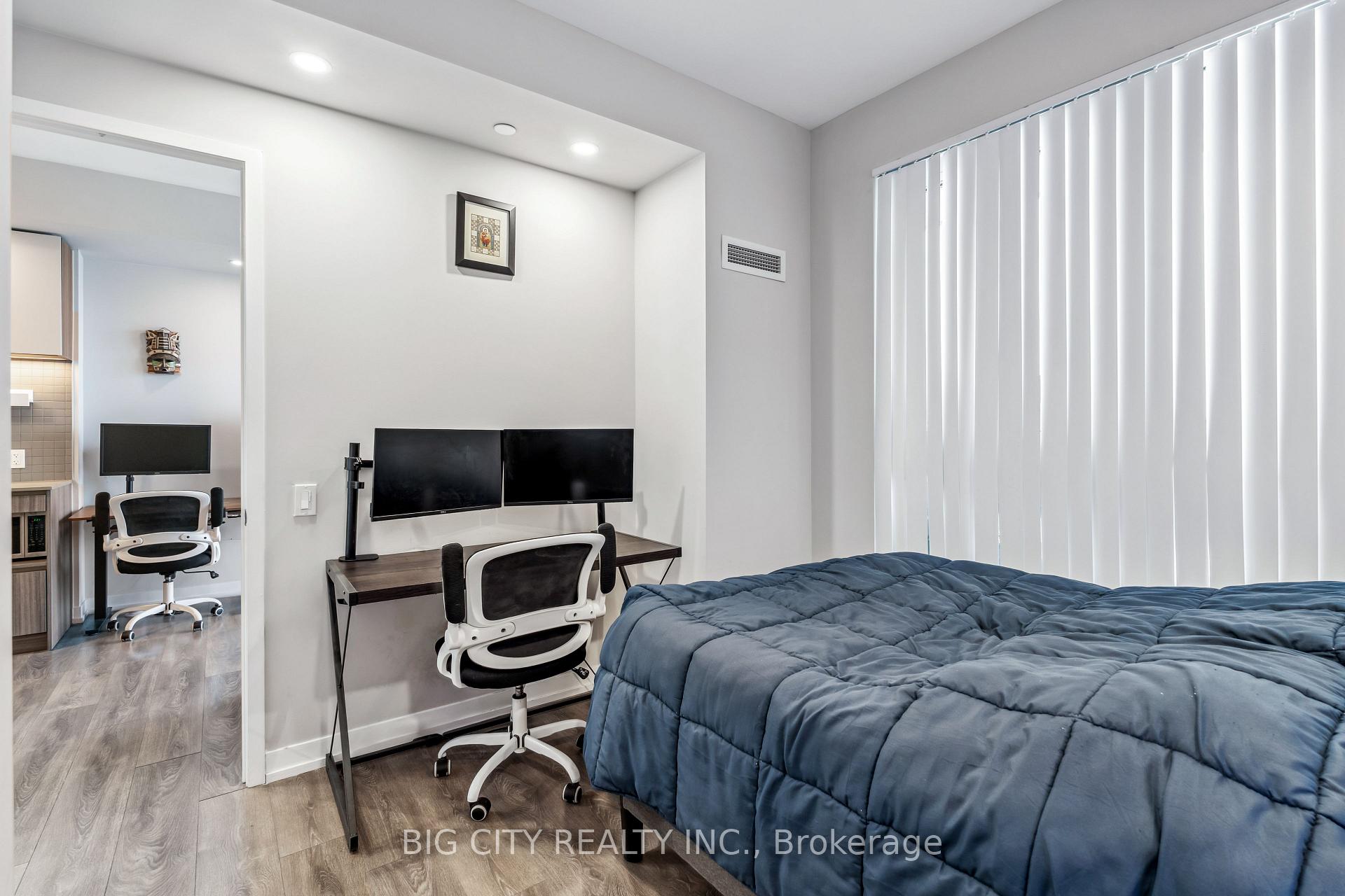 Photo 10 of 898 Portage Parkway, Unit 2211