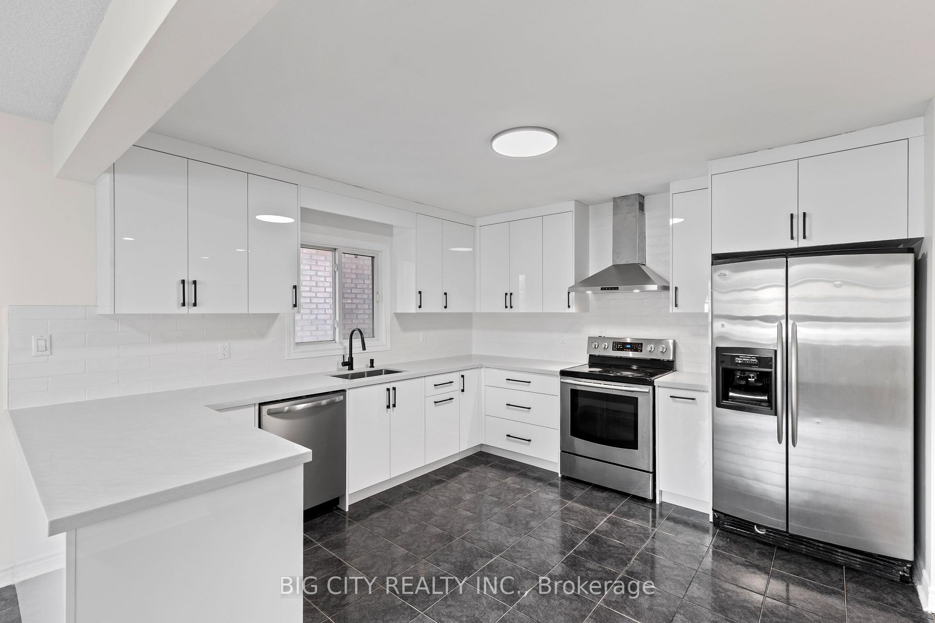 Photo 2 of 7698 Kipling Avenue, Unit Main