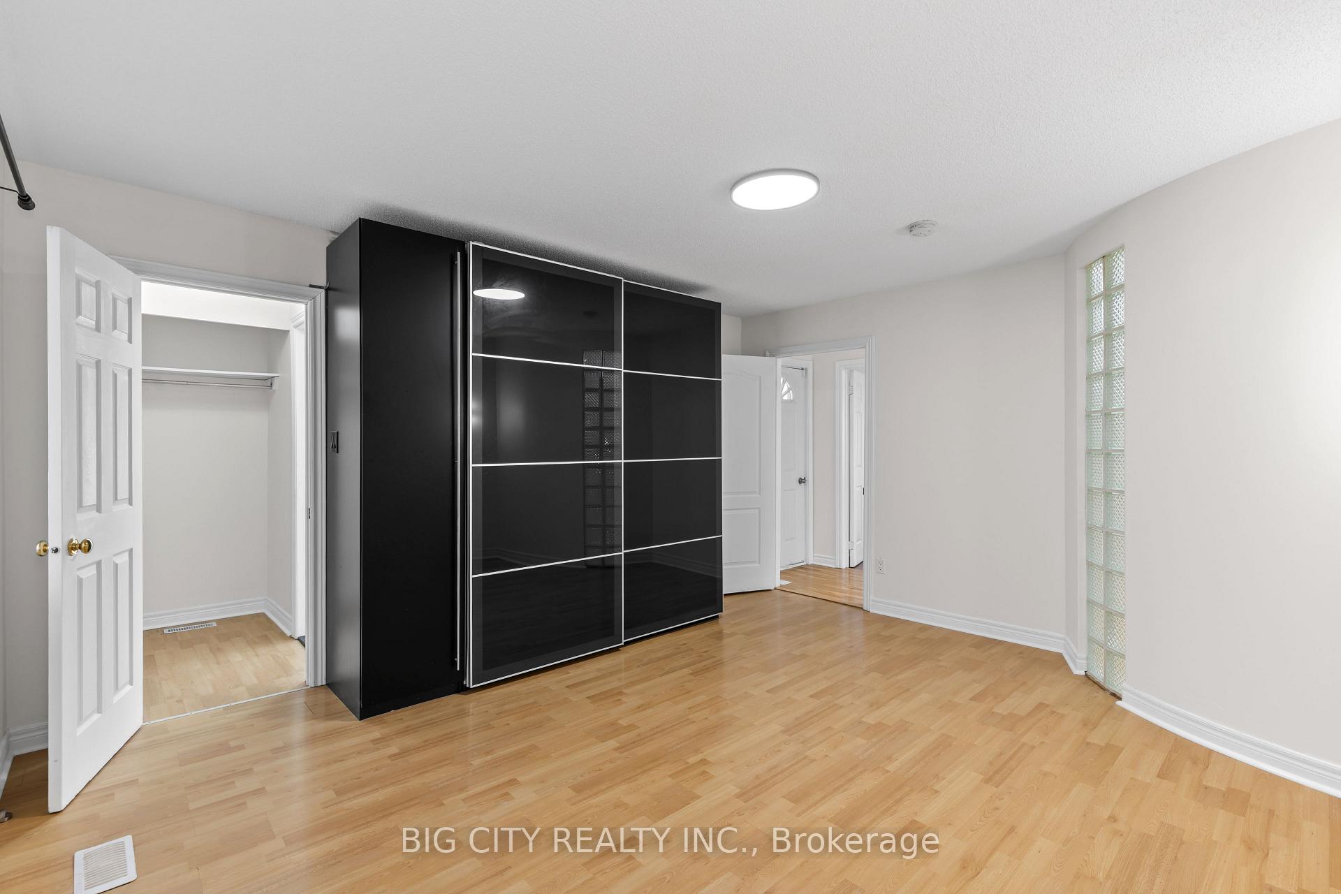 Photo 17 of 7698 Kipling Avenue, Unit Main