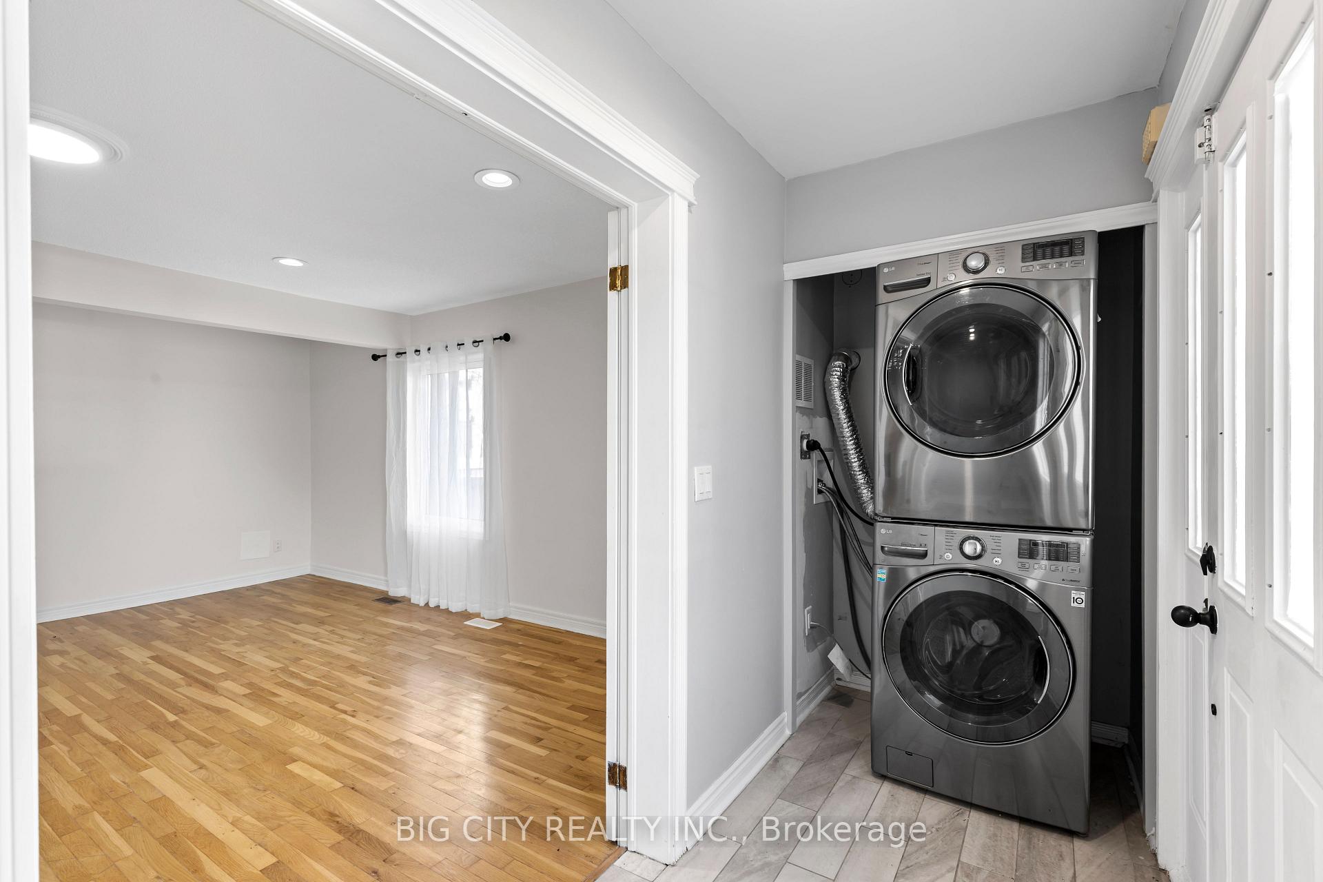 Photo 24 of 7698 Kipling Avenue, Unit Main