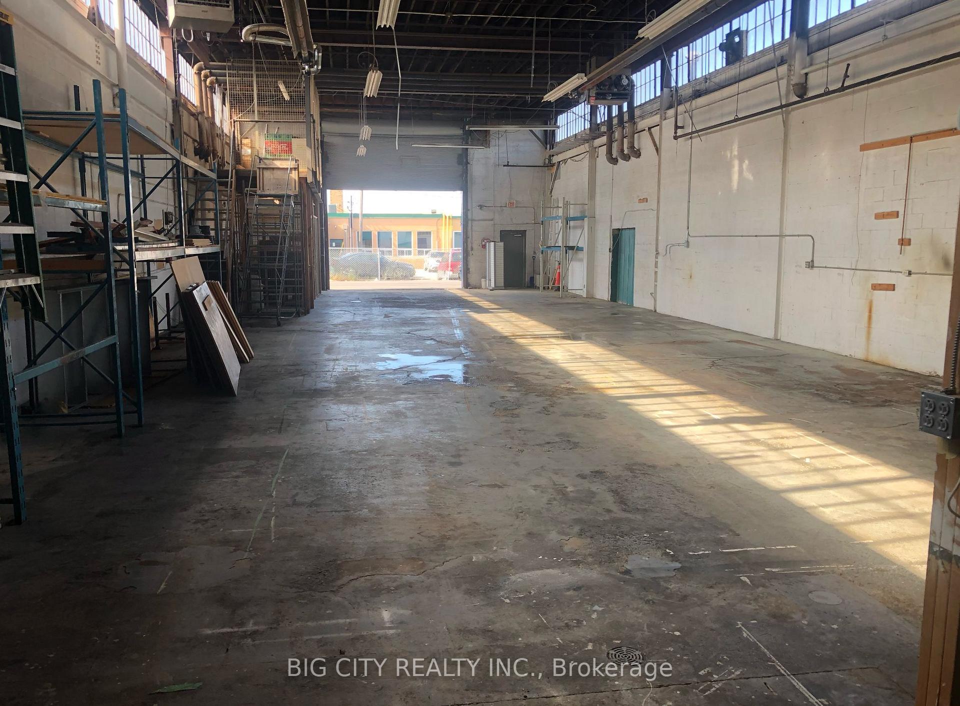 Photo 3 of 153 Bridgeland Ave, Unit 5