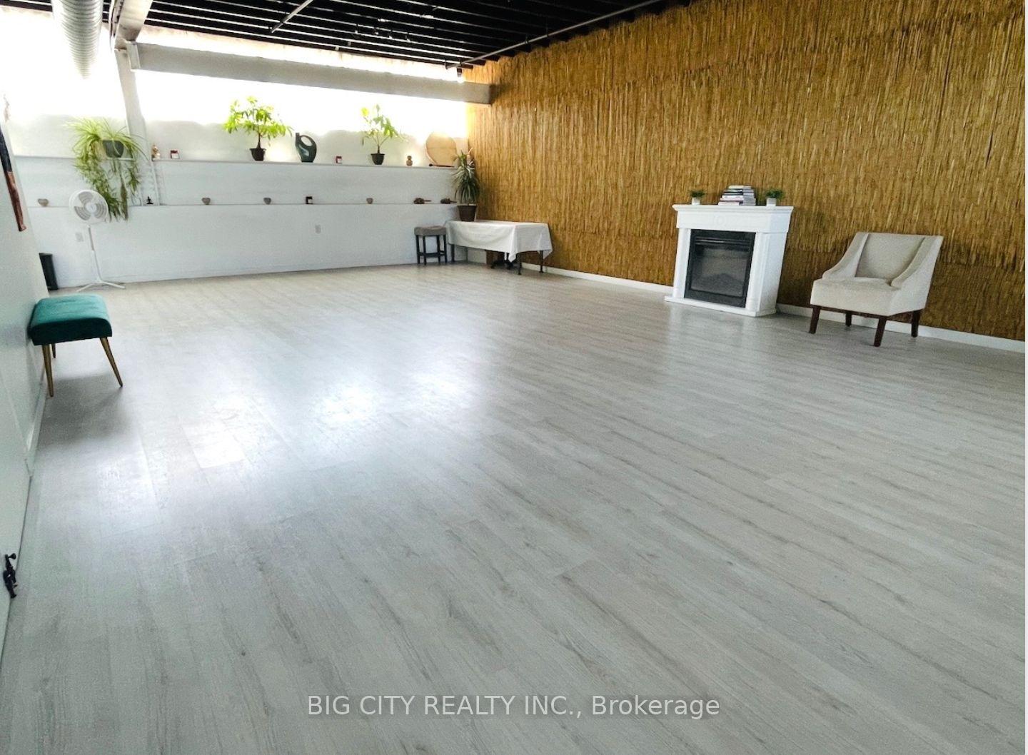 Photo 6 of 153 Bridgeland Ave, Unit 5