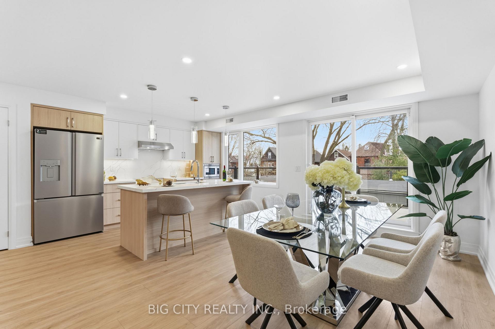 68 Westholme Ave, Unit 3