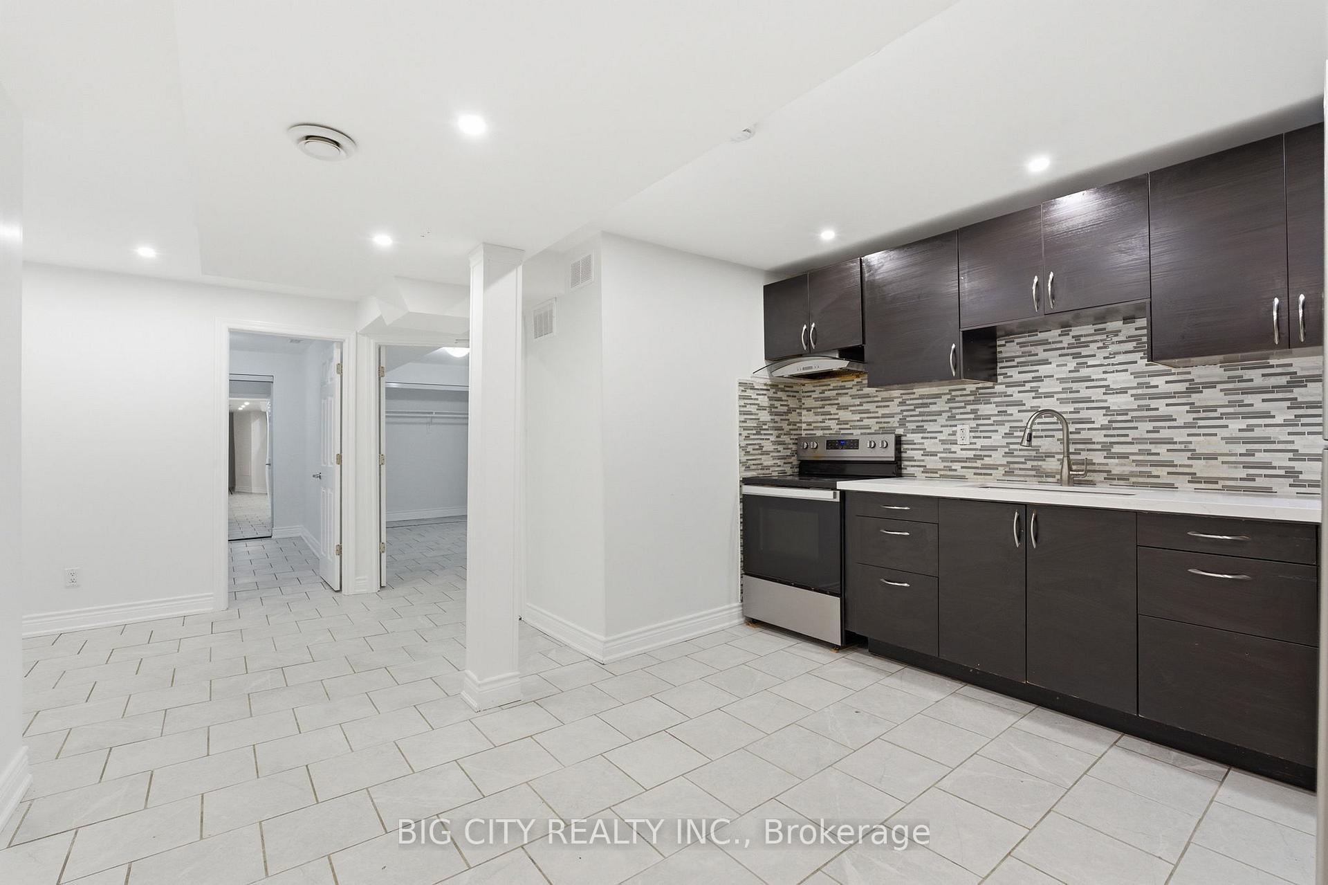 Photo 6 of 5487 Cosmic Cres, Unit Lower