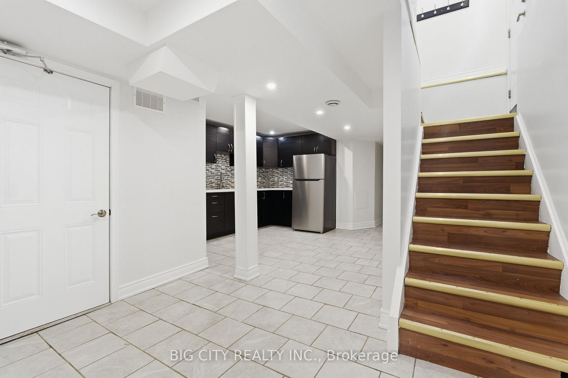 Photo 9 of 5487 Cosmic Cres, Unit Lower