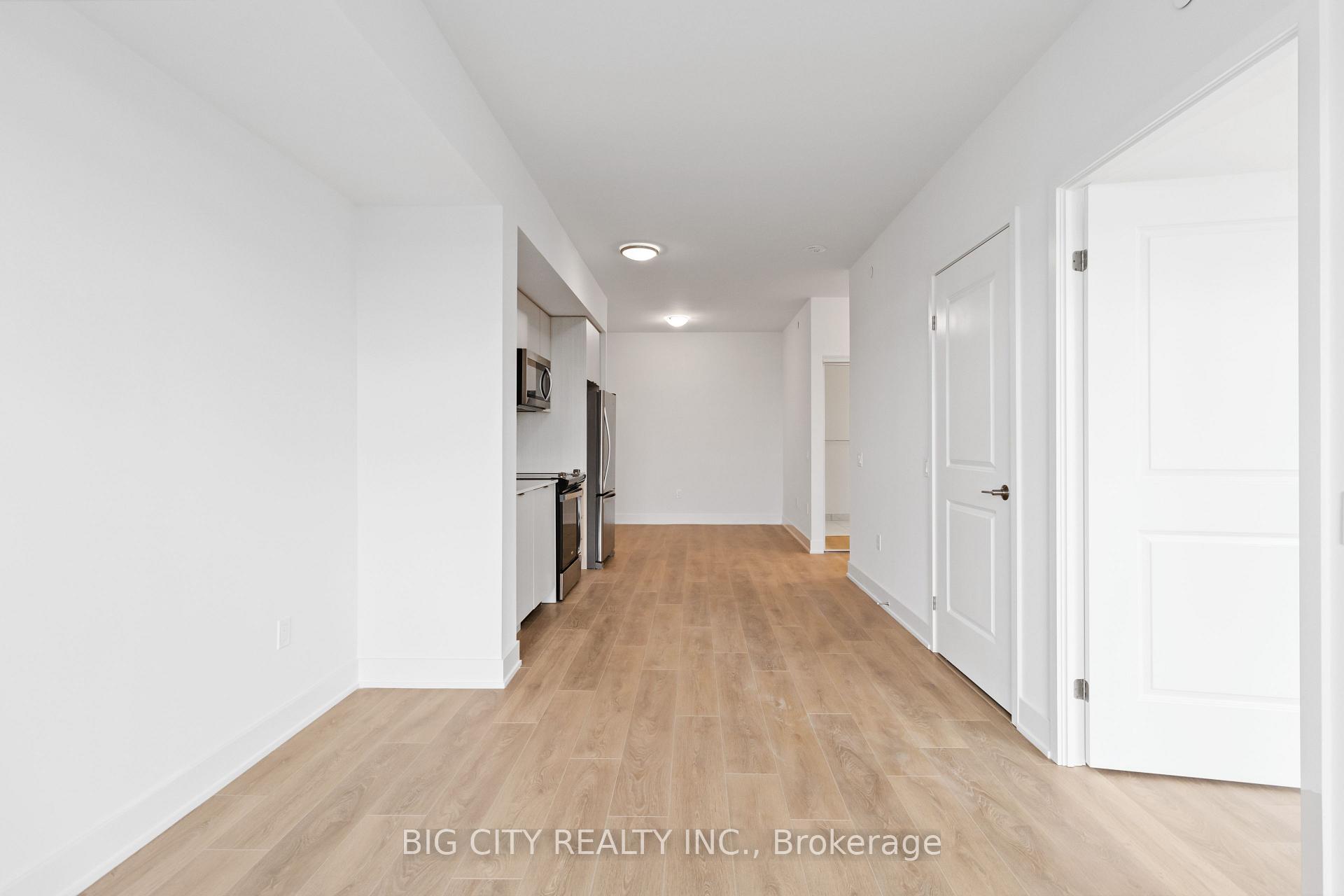 Photo 7 of 204 Burnhamthorpe Rd E, Unit 905