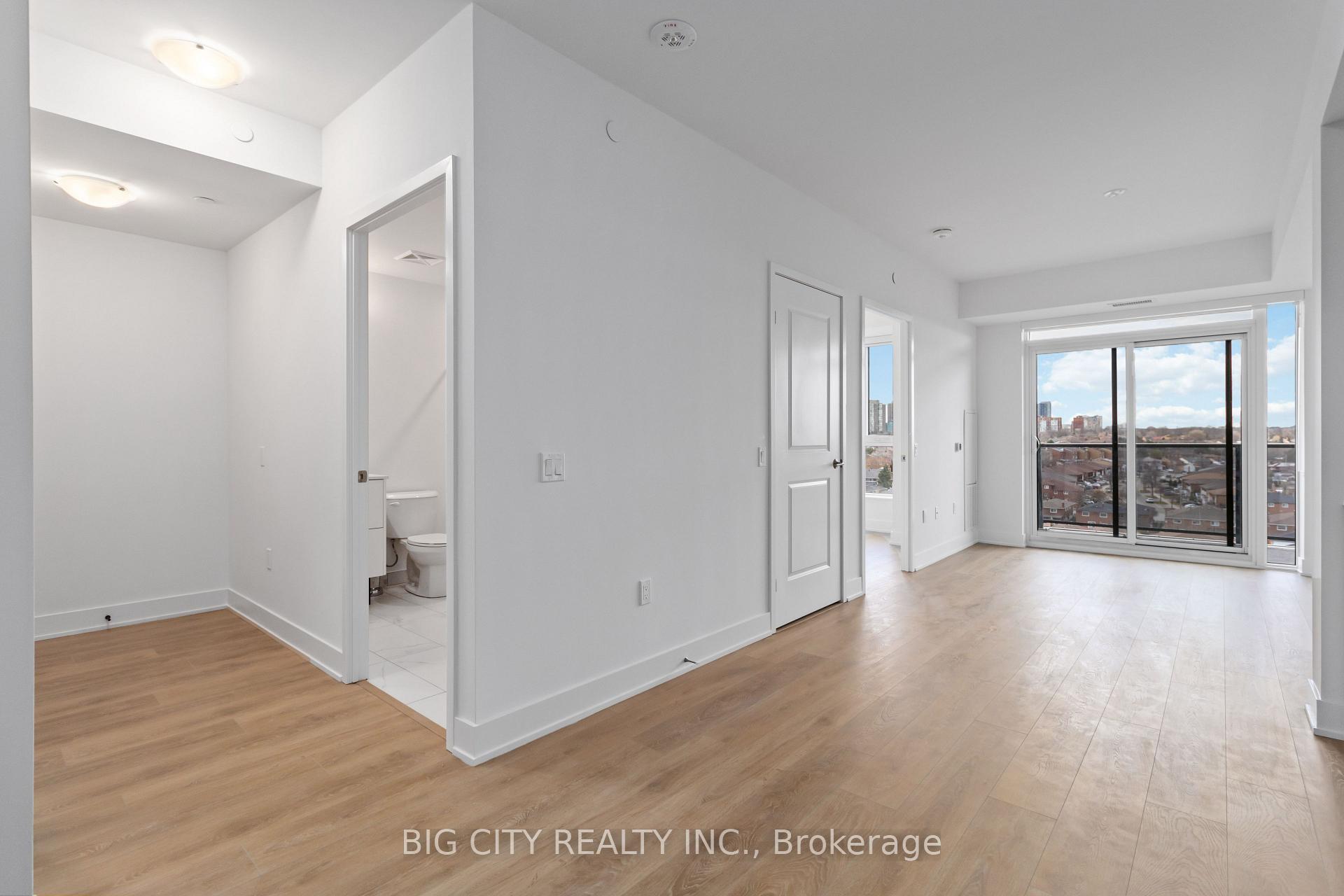 Photo 9 of 204 Burnhamthorpe Rd E, Unit 905