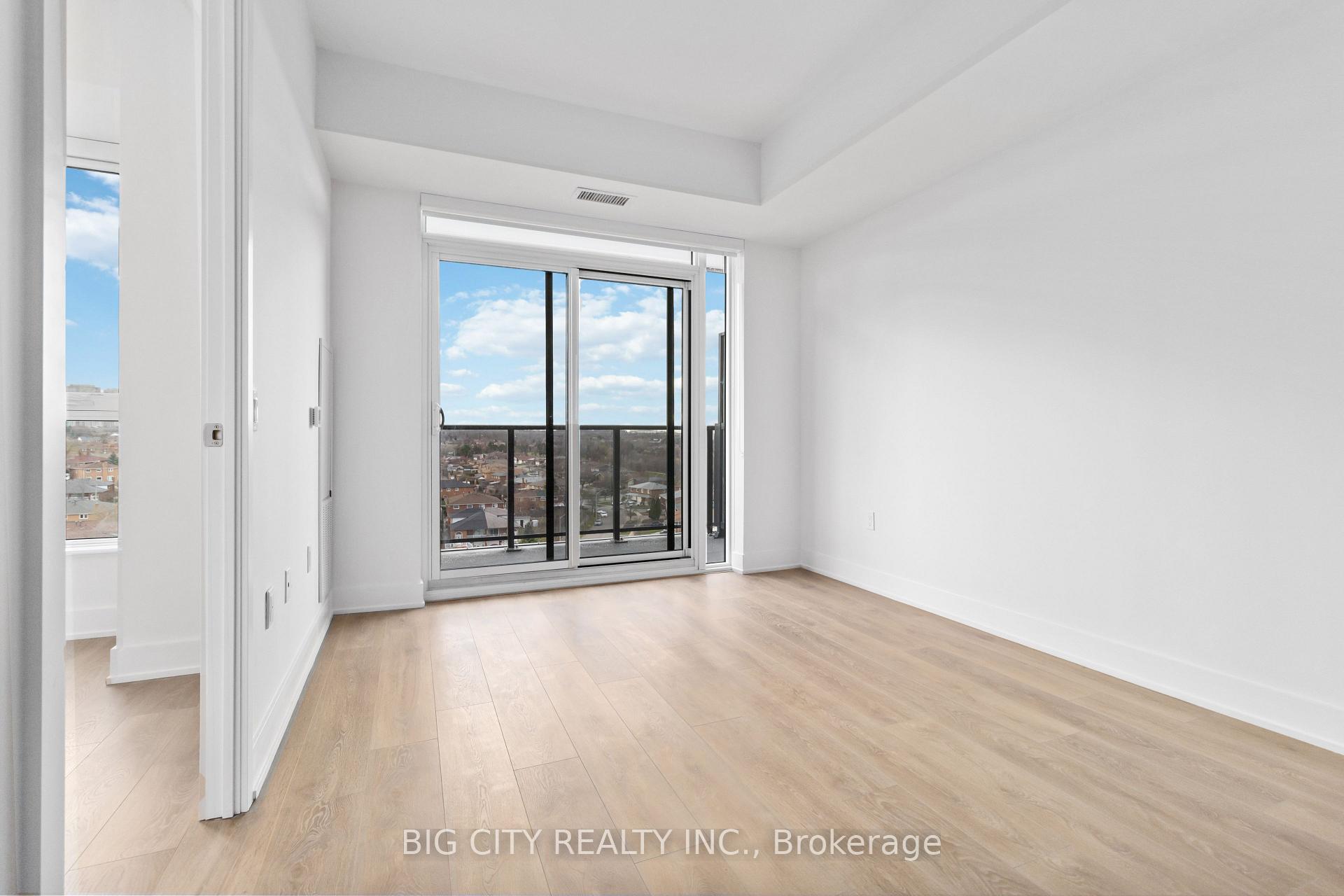 Photo 10 of 204 Burnhamthorpe Rd E, Unit 905