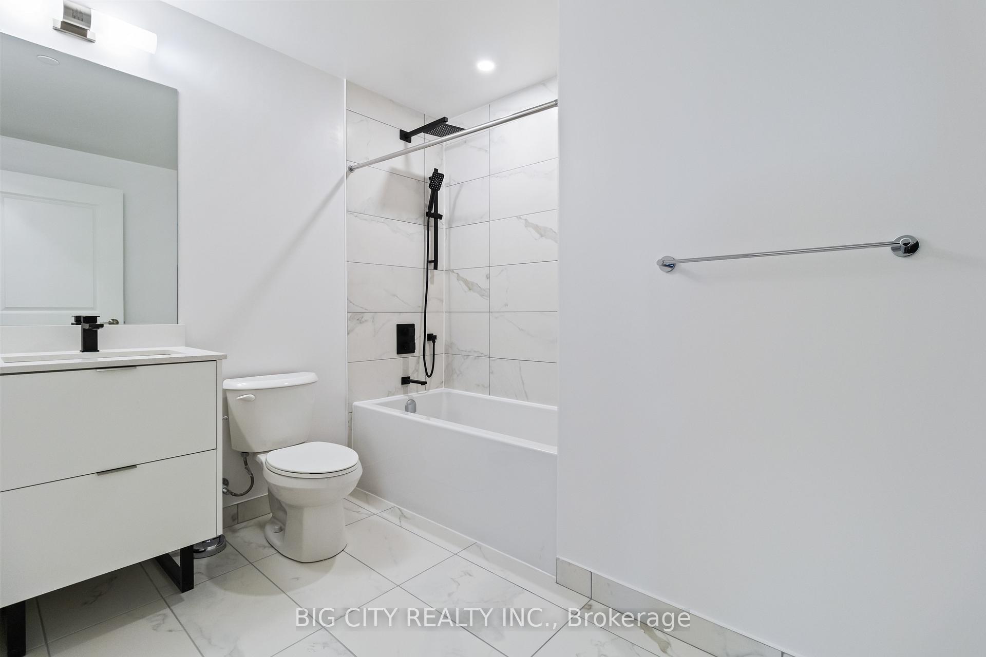 Photo 14 of 204 Burnhamthorpe Rd E, Unit 905