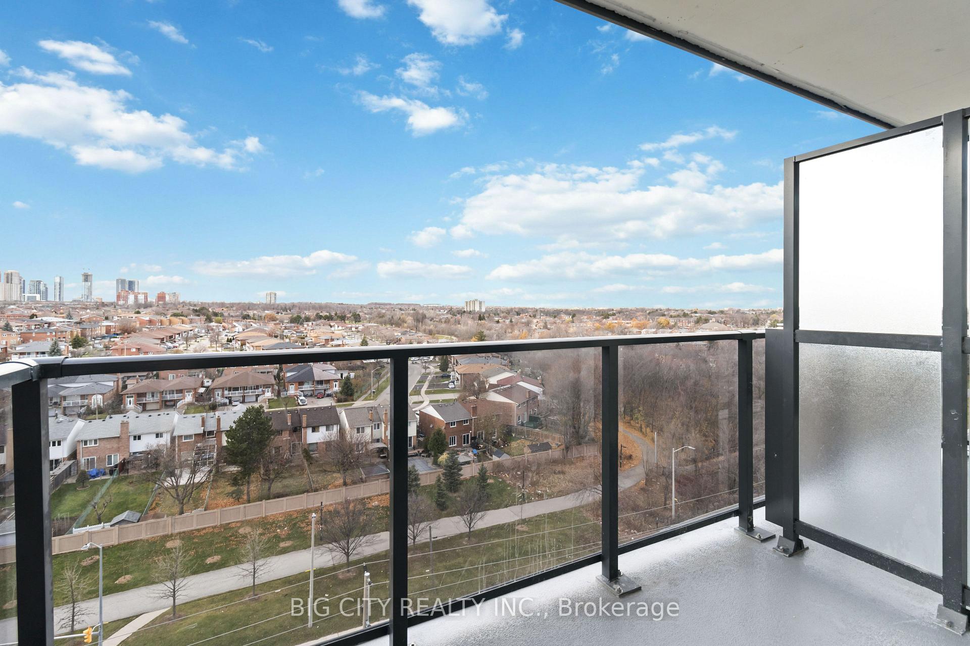 Photo 15 of 204 Burnhamthorpe Rd E, Unit 905