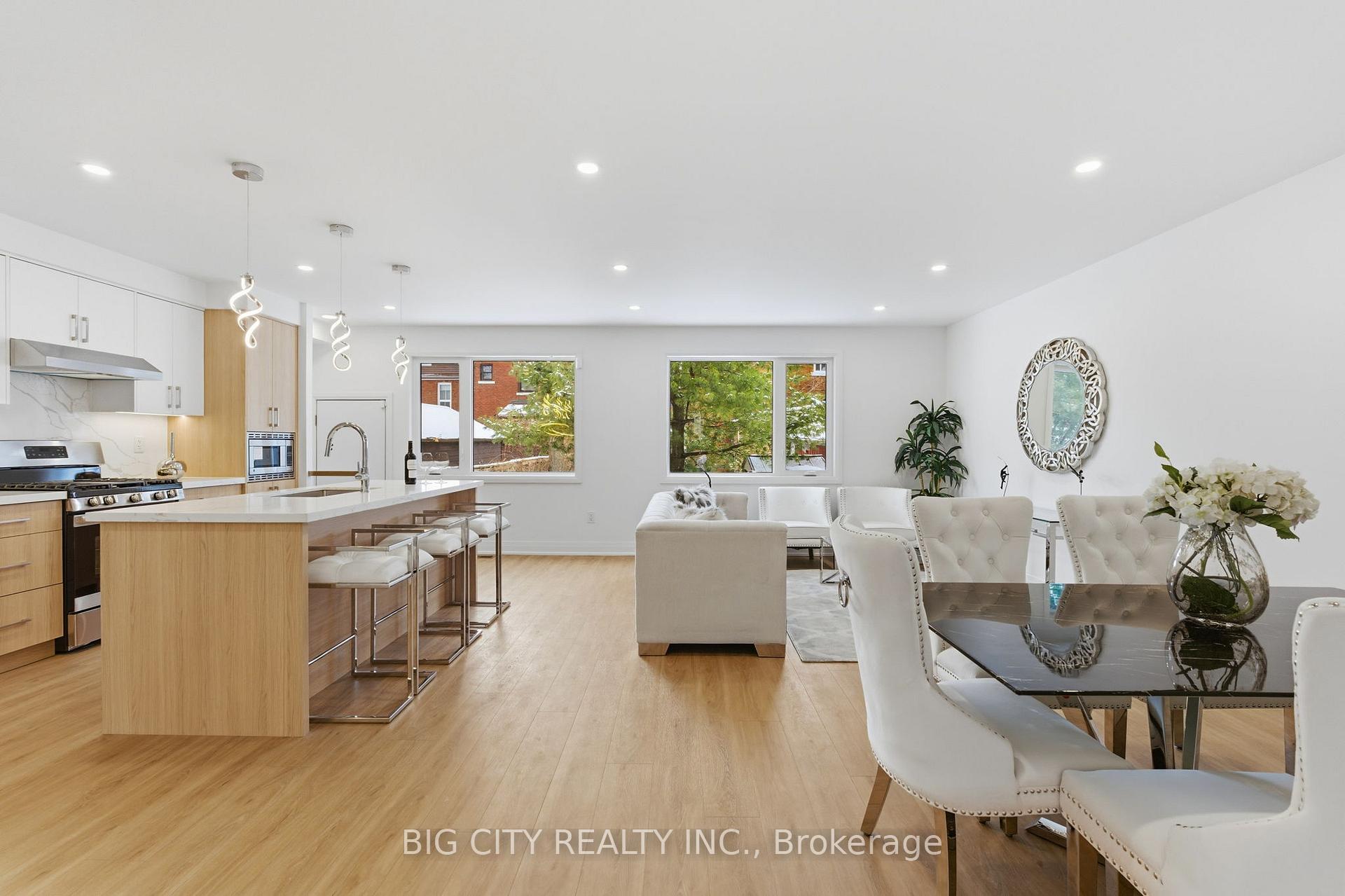 68 Westholme Ave, Unit 4