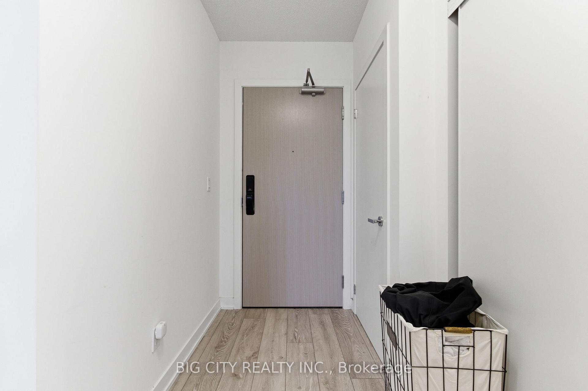 Photo 5 of 3200 Dakota Common, Unit B303 (Sale)