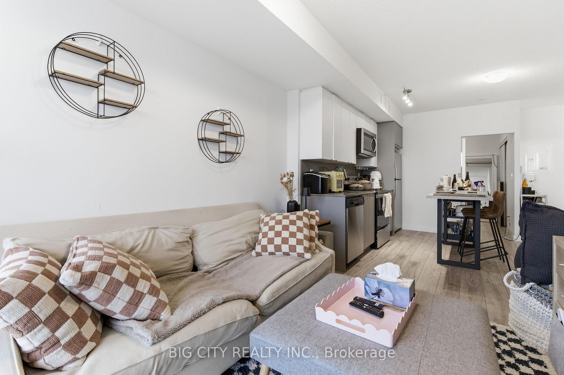 Photo 13 of 3200 Dakota Common, Unit B303 (Sale)