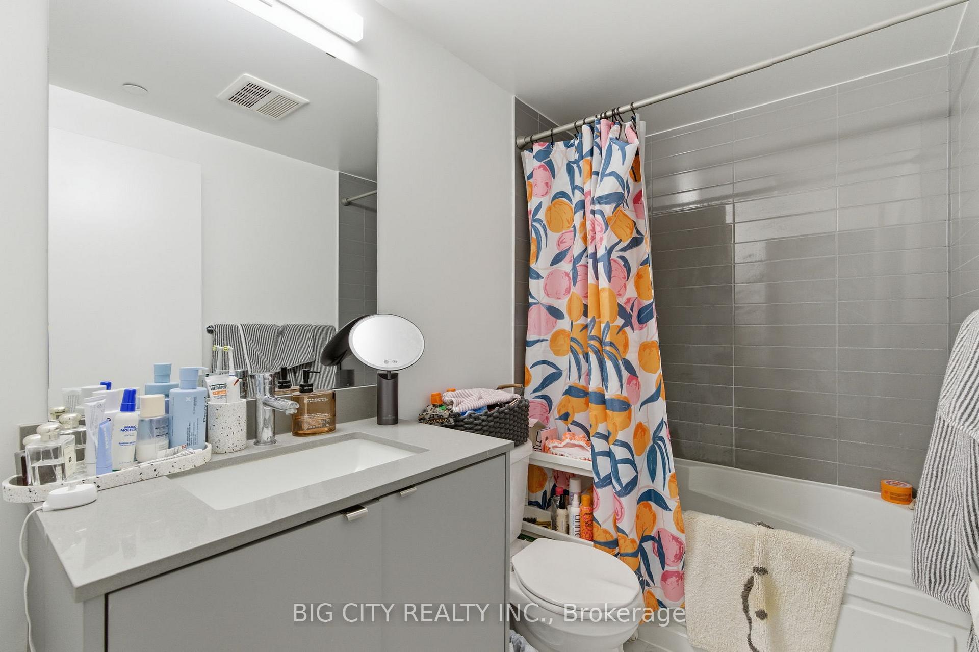 Photo 17 of 3200 Dakota Common, Unit B303 (Sale)