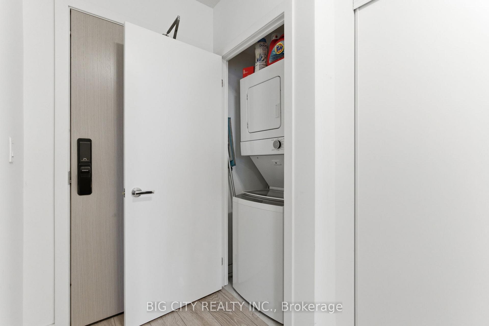 Photo 19 of 3200 Dakota Common, Unit B303 (Sale)