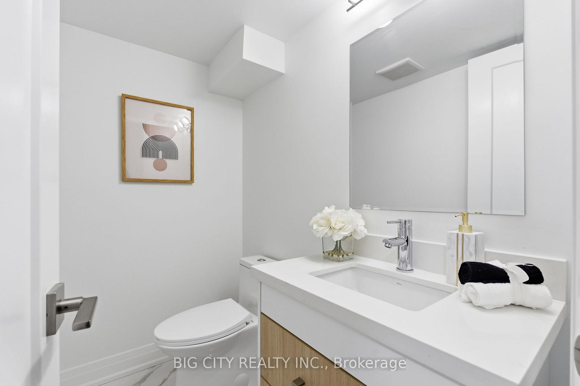 Photo 11 of 68 Westholme Avenue, Unit 2