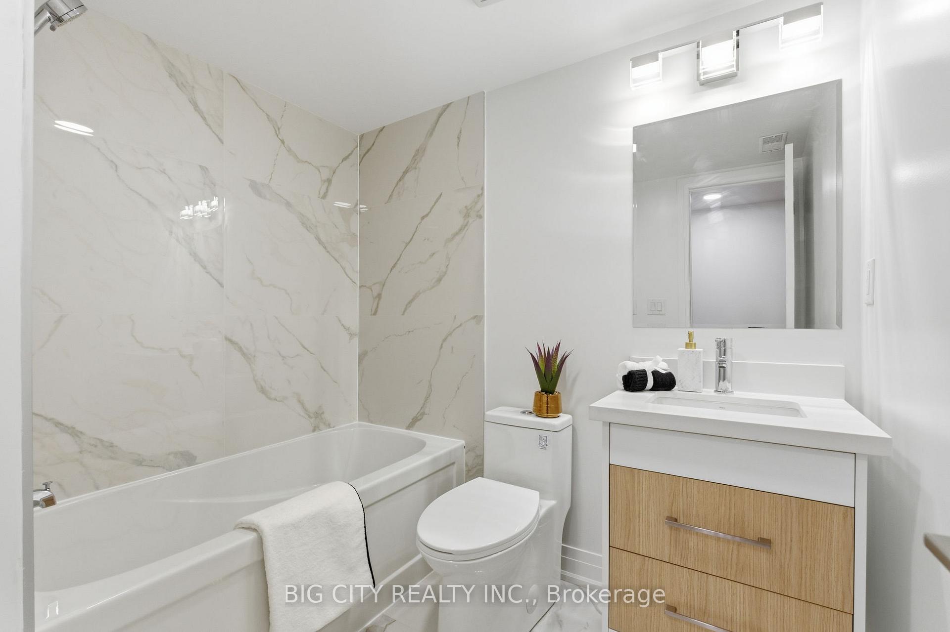 Photo 15 of 68 Westholme Avenue, Unit 2