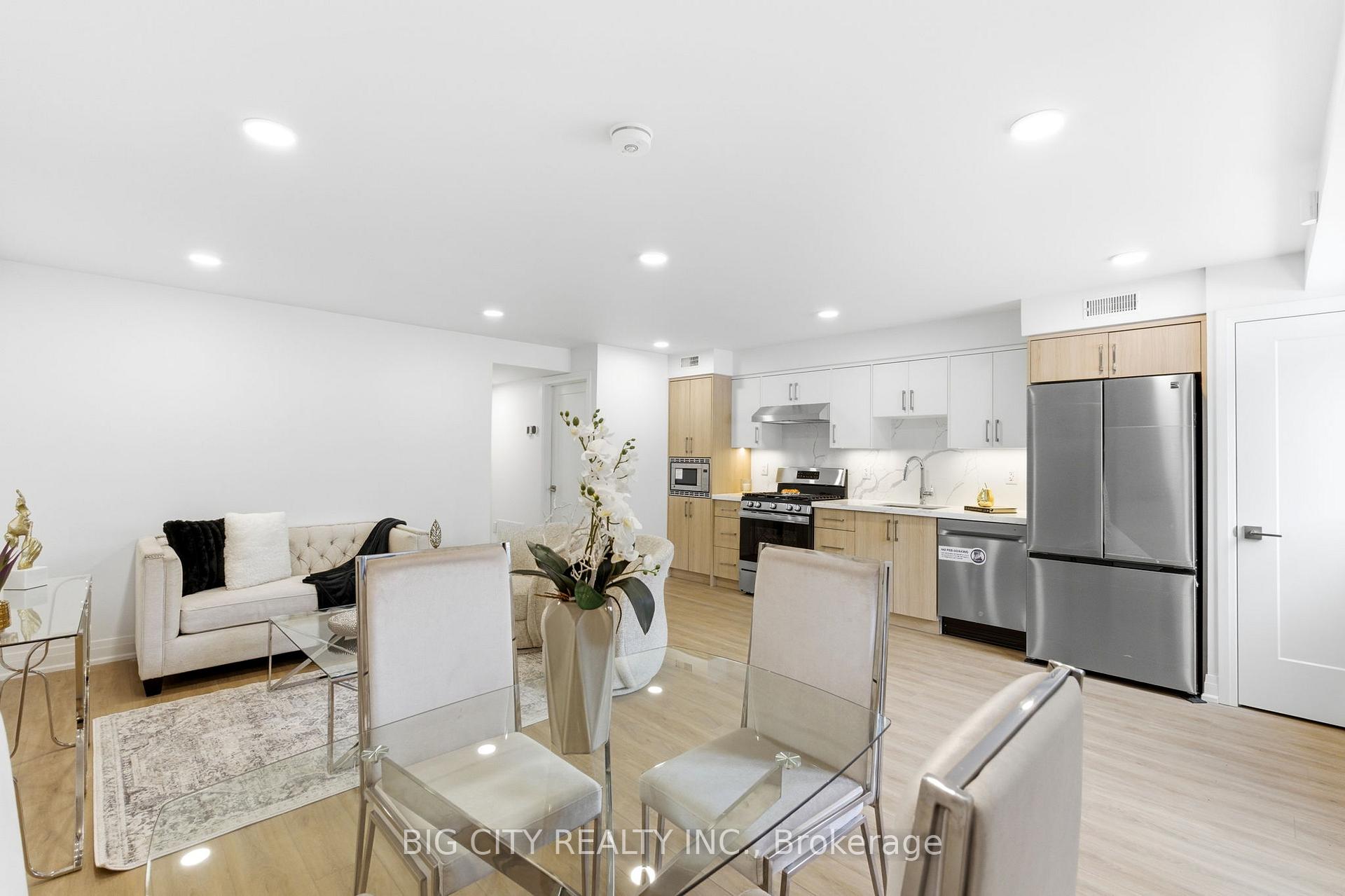 68 Westholme Avenue, Unit 1