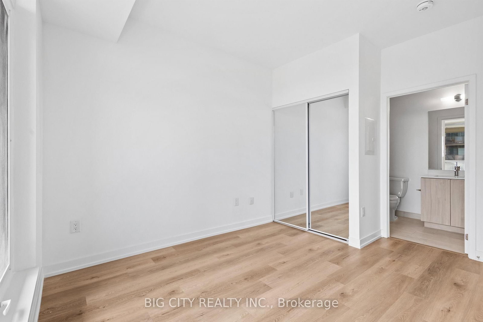 Photo 10 of 395 Square One Drive, Unit 3304