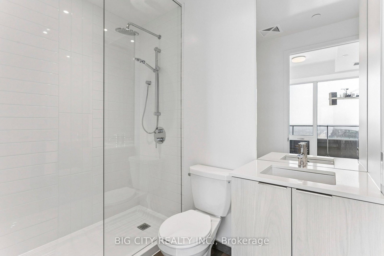 Photo 4 of 448 Burnhamthorpe Road W, Unit 4501